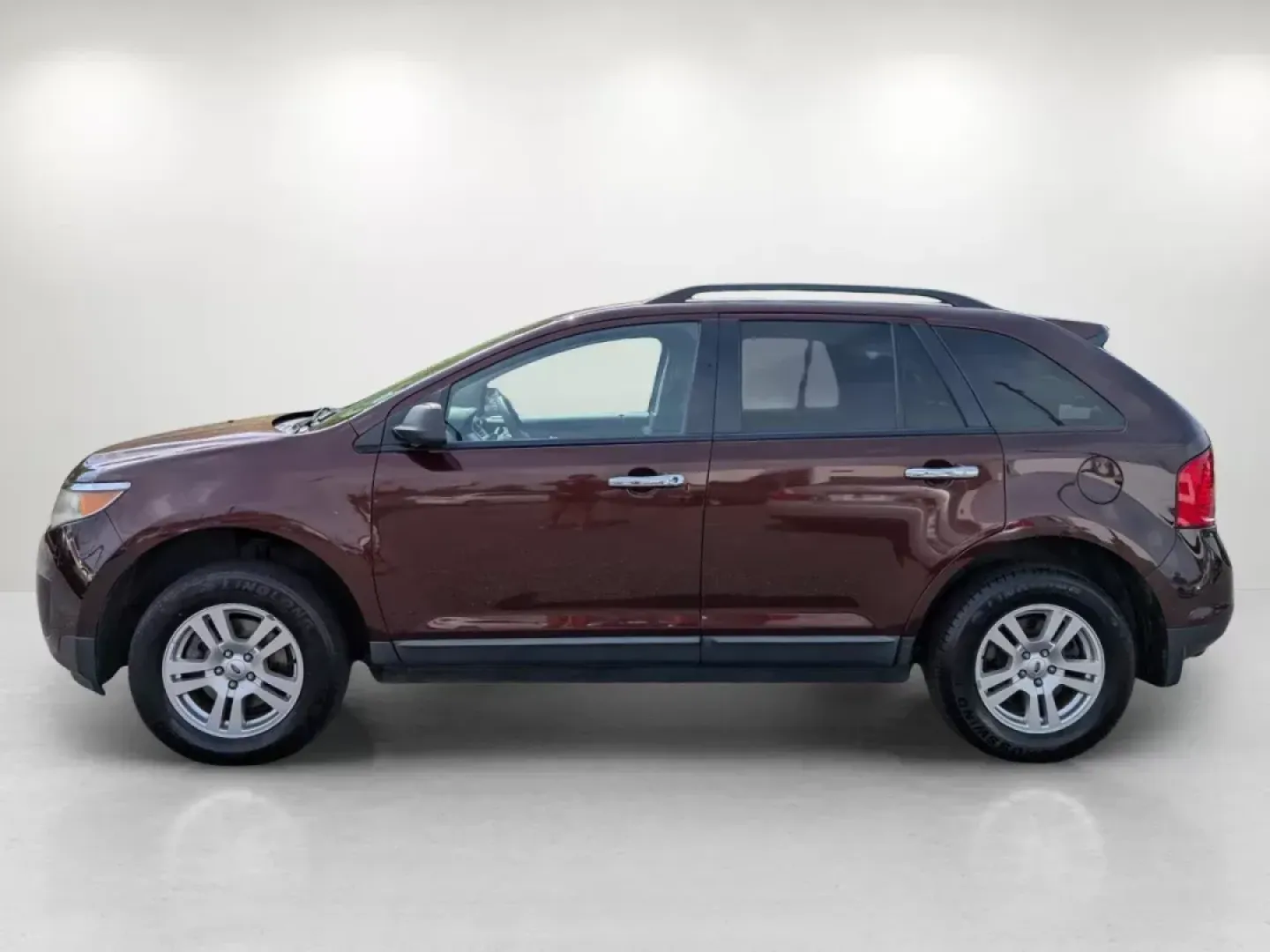 2012 Ford Edge SE (2FMDK3GC3CB) with an Other engine, located at 3959 U.S. 80 W, Phenix City, AL, 36870, (334) 297-4885, 32.469296, -85.135185 - **Experience Adventure in Comfort with the 2012 Ford Edge SE at Gils Auto - Prattville!**<br /> <br /> Are you ready to elevate your family outings or weekend getaways? The 2012 Ford Edge SE is designed for those who crave a blend of style, comfort, and versatility, making it the perfect companion f - Photo#2