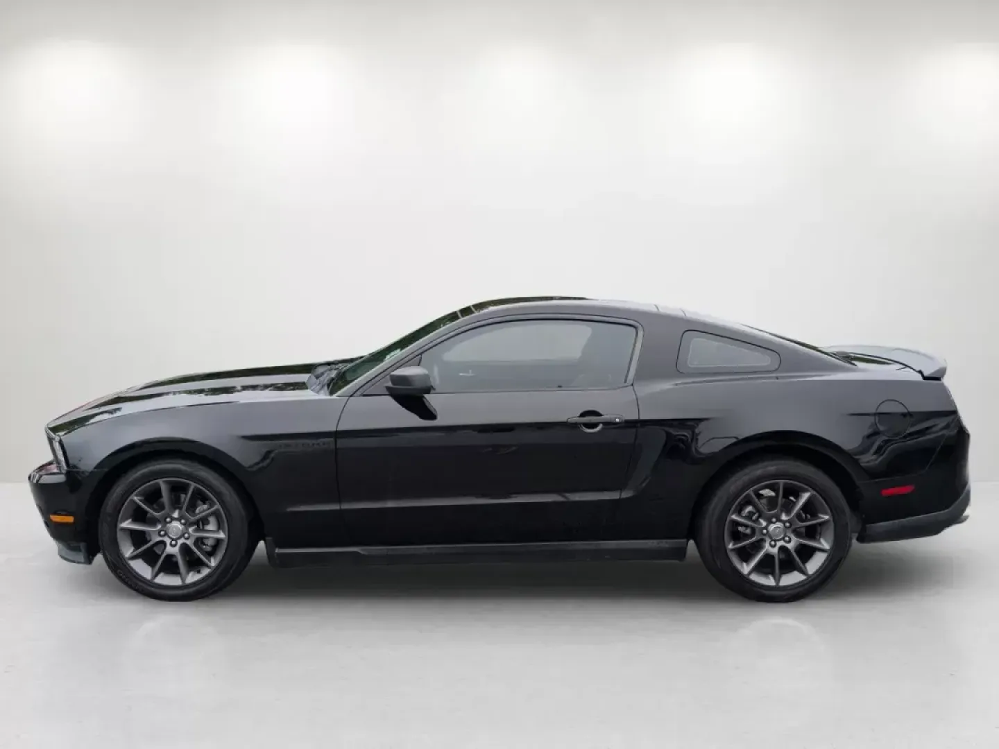 2012 Ford Mustang V6 Premium (1ZVBP8AM7C5) with an Gas V6 3.7L/227 engine, located at 5115 14th Ave., Columbus, GA, 31904, (706) 323-0345, 32.511494, -84.971046 - **Unleash Your Spirit of Adventure with the 2012 Ford Mustang V6 Premium at Gils Auto Columbus!**<br /> <br /> Are you ready to elevate your driving experience? The 2012 Ford Mustang V6 Premium is not just a car; it's a lifestyle choice for those who demand style, performance, and comfort. Perfect - Photo#7