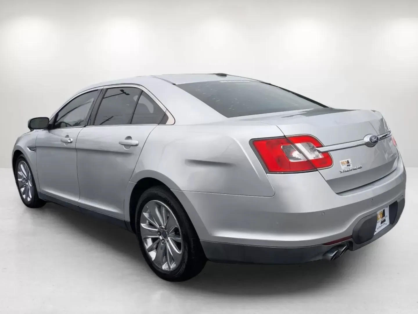 2012 Ford Taurus Limited (1FAHP2FW1CG) with an Other engine, located at 1430 Gateway Drive, Opelika, AL, 36801, (334) 239-0944, 32.637871, -85.409790 - Experience the thrill of the open road with our stunning 2012 Ford Taurus Limited, expertly crafted for those who value comfort and style. Whether you're a daily commuter navigating the bustling streets of Phenix City, AL, or a family embarking on weekend adventures, this sedan is designed to elevat - Photo#6