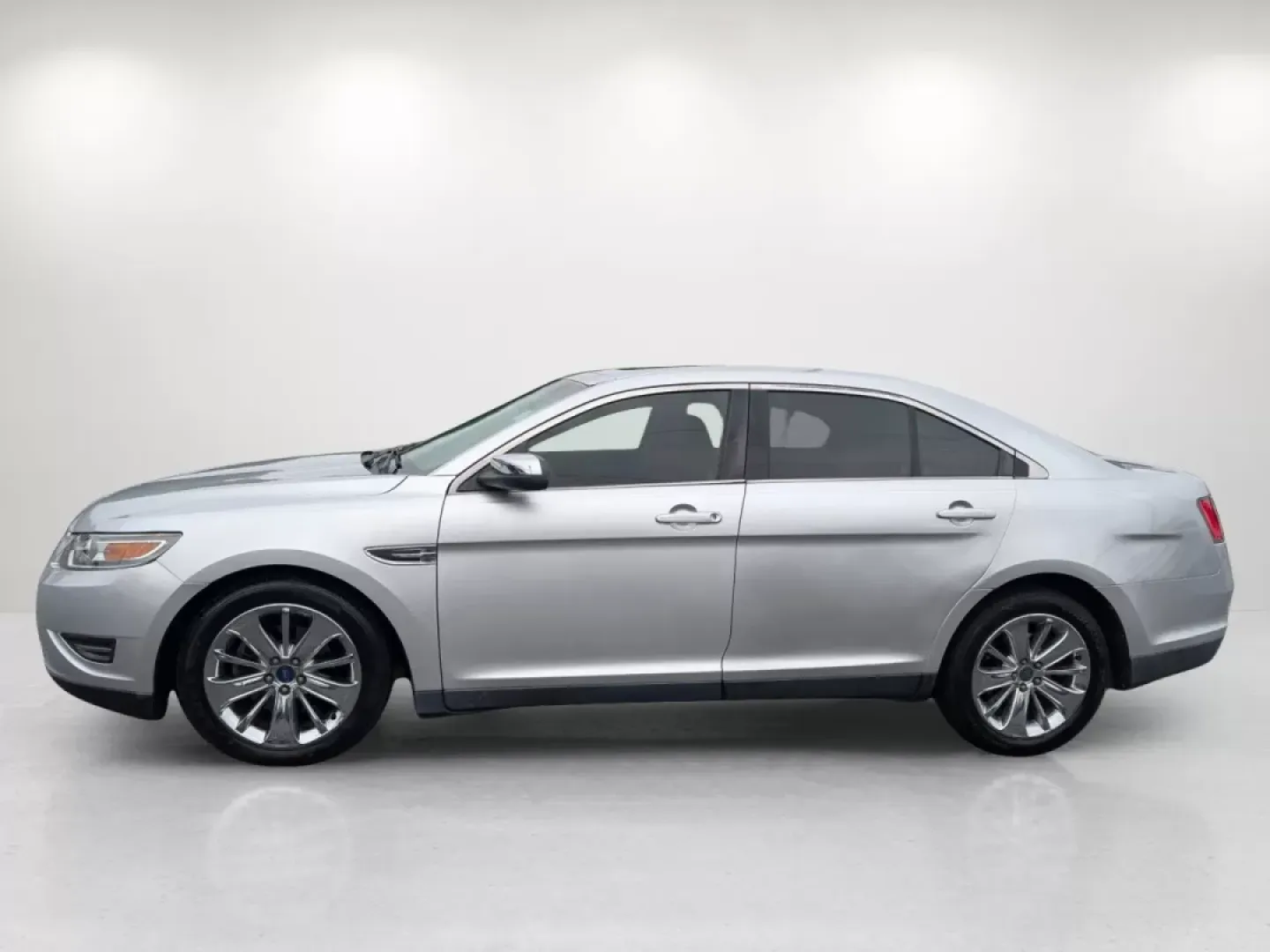 2012 Ford Taurus Limited (1FAHP2FW1CG) with an Other engine, located at 1430 Gateway Drive, Opelika, AL, 36801, (334) 239-0944, 32.637871, -85.409790 - Experience the thrill of the open road with our stunning 2012 Ford Taurus Limited, expertly crafted for those who value comfort and style. Whether you're a daily commuter navigating the bustling streets of Phenix City, AL, or a family embarking on weekend adventures, this sedan is designed to elevat - Photo#7