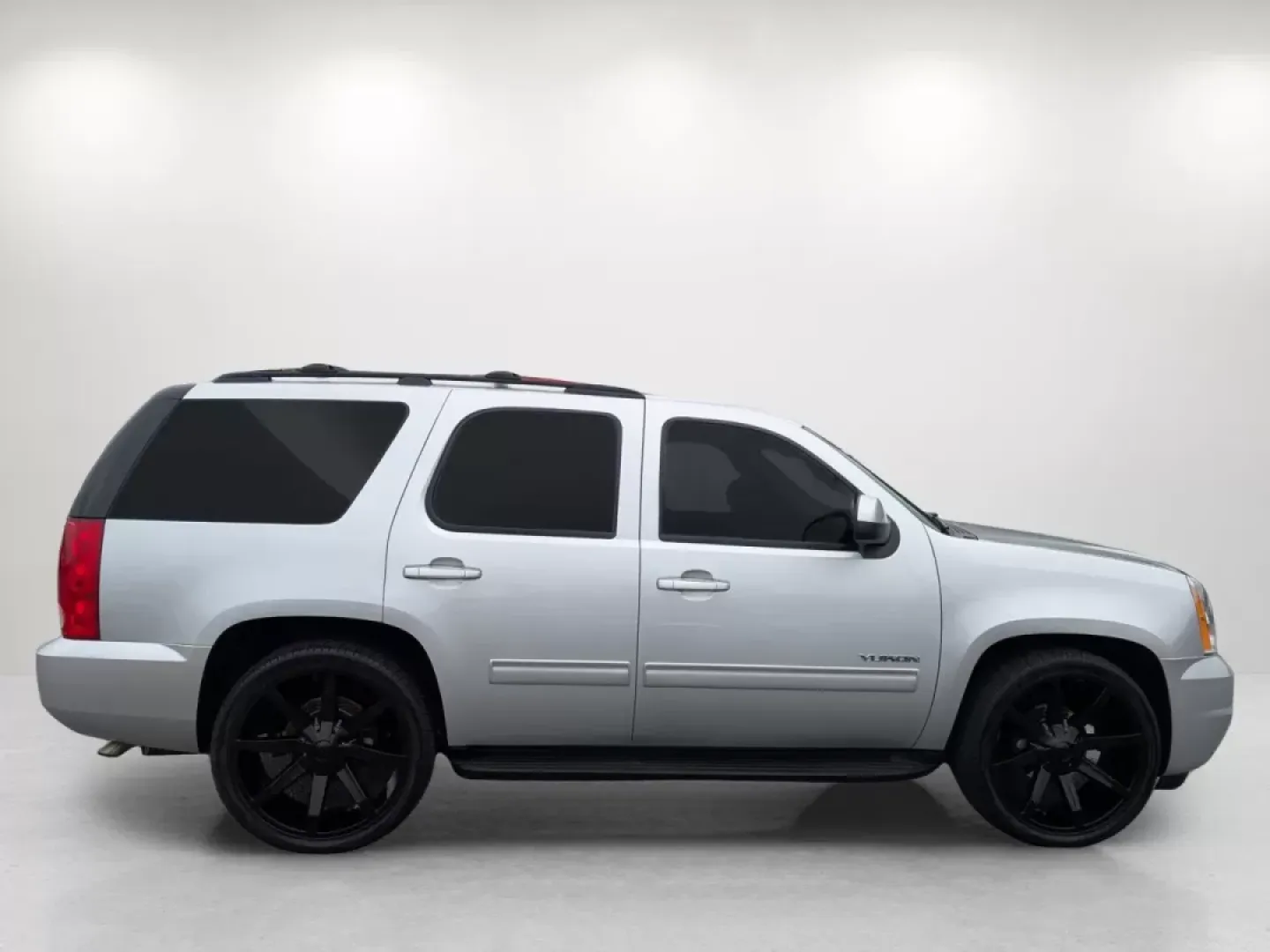 2012 /Ebony GMC Yukon SLT (1GKS1CE05CR) with an Other engine, located at 3959 U.S. 80 W, Phenix City, AL, 36870, (334) 297-4885, 32.469296, -85.135185 - **Adventure Awaits with the 2012 GMC Yukon SLT Perfect for Families and Weekend Escapes!**<br /> <br /> Experience the open road like never before with the robust and reliable 2012 GMC Yukon SLT, now available at Gils Auto, your trusted Buy Here Pay Here dealership located at 3959 U.S. 80 W, Phenix - Photo#3