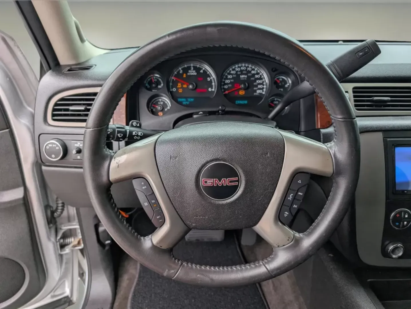 2012 /Ebony GMC Yukon SLT (1GKS1CE05CR) with an Other engine, located at 3959 U.S. 80 W, Phenix City, AL, 36870, (334) 297-4885, 32.469296, -85.135185 - **Adventure Awaits with the 2012 GMC Yukon SLT Perfect for Families and Weekend Escapes!**<br /> <br /> Experience the open road like never before with the robust and reliable 2012 GMC Yukon SLT, now available at Gils Auto, your trusted Buy Here Pay Here dealership located at 3959 U.S. 80 W, Phenix - Photo#15