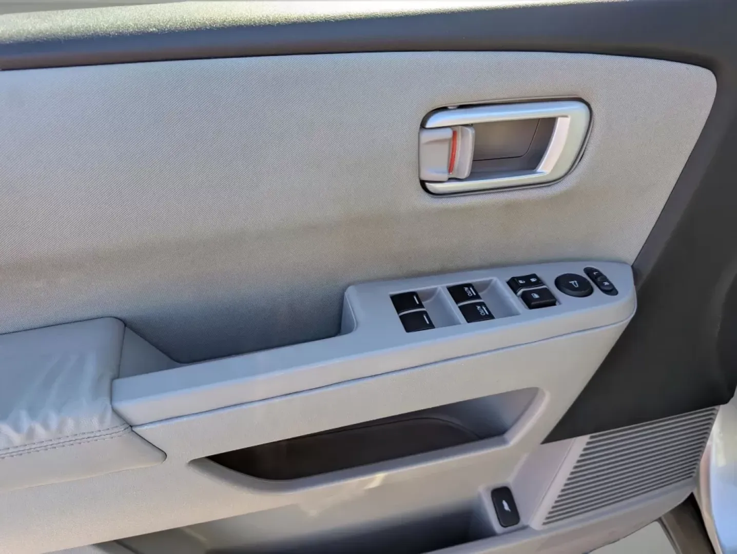 2012 Honda Pilot EX (5FNYF3H46CB) with an Other engine, located at 5115 14th Ave., Columbus, GA, 31904, (706) 323-0345, 32.511494, -84.971046 - **Adventure Awaits with the 2012 Honda Pilot EX at Gils Auto Your Family's Next Reliable SUV!**<br /> <br /> Are you ready to elevate your family adventures? The 2012 Honda Pilot EX is the perfect vehicle for growing families, weekend road trips, or even daily commutes in and around Phenix City, AL - Photo#8