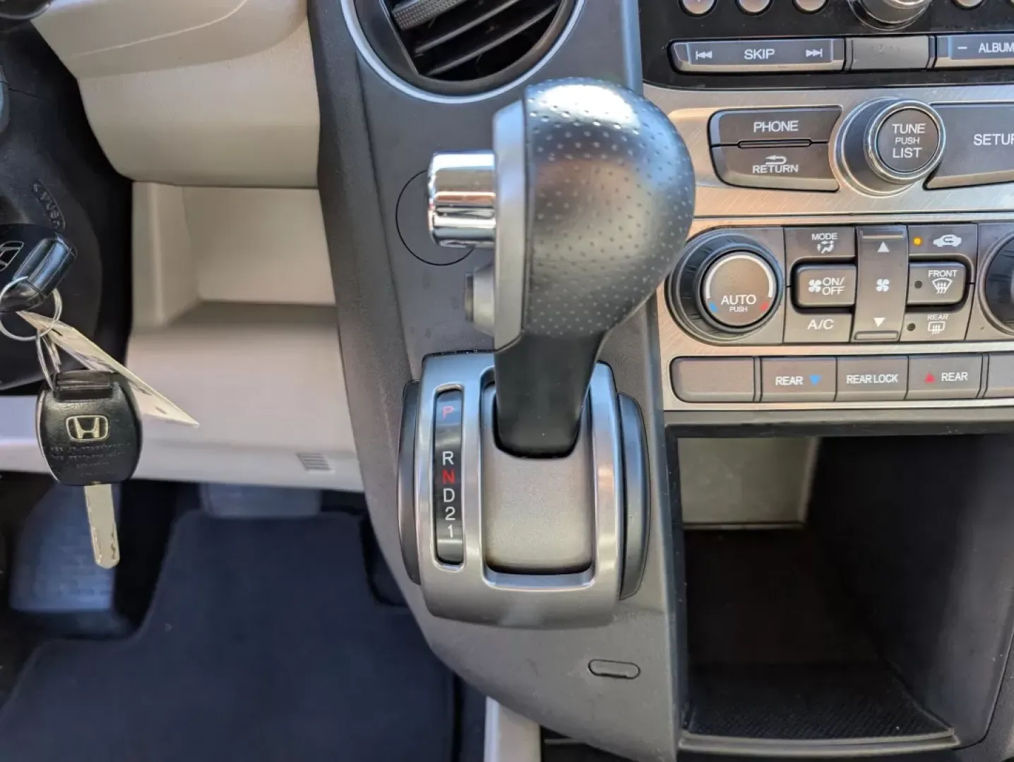 2012 Honda Pilot EX (5FNYF3H46CB) with an Other engine, located at 5115 14th Ave., Columbus, GA, 31904, (706) 323-0345, 32.511494, -84.971046 - **Adventure Awaits with the 2012 Honda Pilot EX at Gils Auto Your Family's Next Reliable SUV!**<br /> <br /> Are you ready to elevate your family adventures? The 2012 Honda Pilot EX is the perfect vehicle for growing families, weekend road trips, or even daily commutes in and around Phenix City, AL - Photo#15