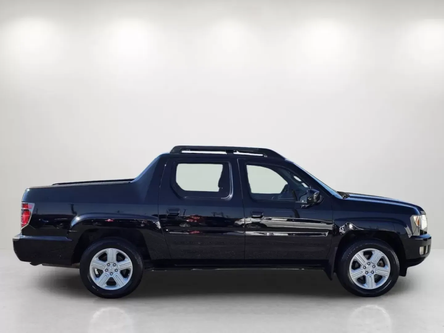 2012 Honda Ridgeline RTL (5FPYK1F56CB) with an Other engine, located at 521 Old Farm Lane Rd, Prattville, AL, 36066, (334) 325-1505, 32.482460, -86.416367 - **Unleash Your Adventure with the 2012 Honda Ridgeline RTL Perfect for Every Journey!**<br /> <br /> Are you ready to take your weekend adventures to the next level or seamlessly manage your daily commute? Look no further than Gils Auto in Phenix City, AL! Our 2012 Honda Ridgeline RTL is the ultima - Photo#2