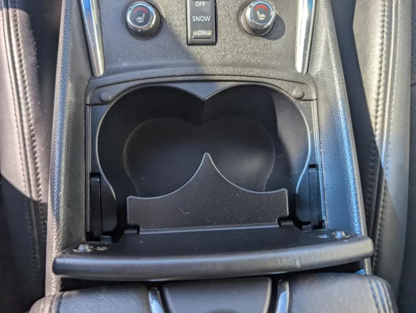 2012 /Graphite Infiniti G25 Sedan x (JN1DV6AR7CM) with an Other engine, located at 1430 Gateway Drive, Opelika, AL, 36801, (334) 239-0944, 32.637871, -85.409790 - Are you ready to elevate your daily commute or weekend getaways? Look no further than the stunning 2012 Infiniti G25 Sedan, available now at Gils Auto in Phenix City, AL! This sleek and stylish vehicle is perfect for those seeking both luxury and performance, making it a fantastic choice for anyone - Photo#12