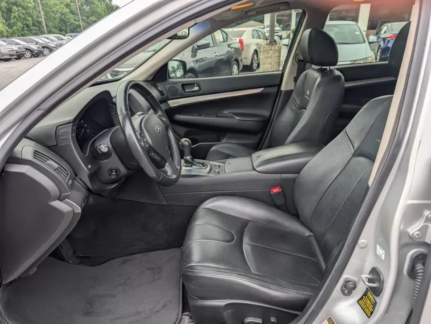 2012 /Graphite Infiniti G37 Sedan Journey (JN1CV6AP9CM) with an Other engine, located at 3959 U.S. 80 W, Phenix City, AL, 36870, (334) 297-4885, 32.469296, -85.135185 - **Elevate Your Daily Drive with the 2012 Infiniti G37 Sedan at Gils Auto!**<br /> <br /> Are you ready to upgrade your commuting experience or make weekend getaways unforgettable? Look no further than this stunning 2012 Infiniti G37 Sedan, available now at Gils Auto in Phenix City, AL. Located conve - Photo#9