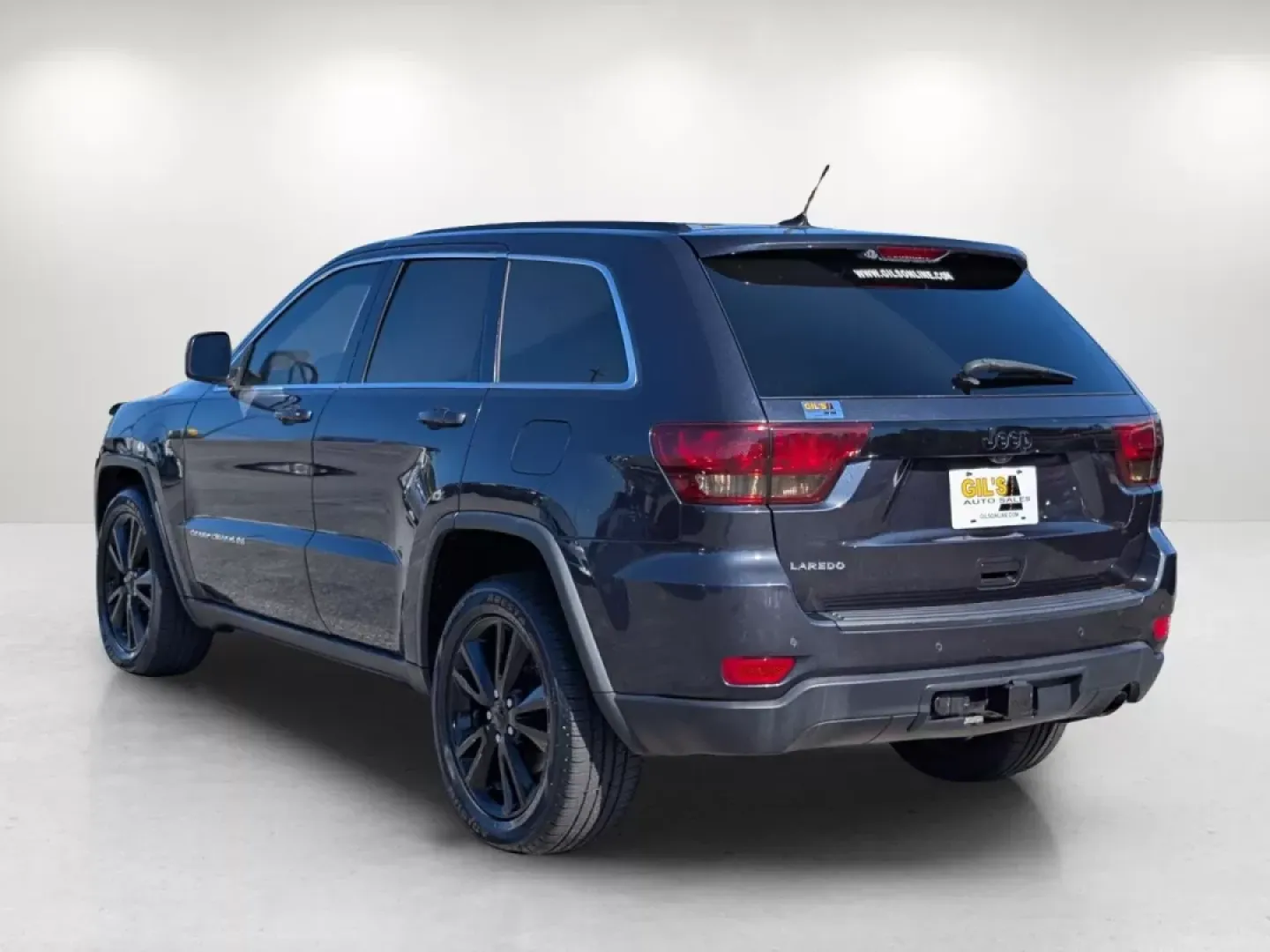 2012 /Dark Graystone/Medium Graystone Jeep Grand Cherokee Laredo Altitude (1C4RJEAG0CC) with an Other engine, located at 1430 Gateway Drive, Opelika, AL, 36801, (334) 239-0944, 32.637871, -85.409790 - **Unleash Your Adventurous Spirit with the 2012 Jeep Grand Cherokee Laredo Altitude!**<br /> <br /> Are you looking for the perfect vehicle to elevate your lifestyle? Whether it's weekend getaways, daily commutes, or family road trips, the 2012 Jeep Grand Cherokee Laredo Altitude is designed to meet - Photo#6