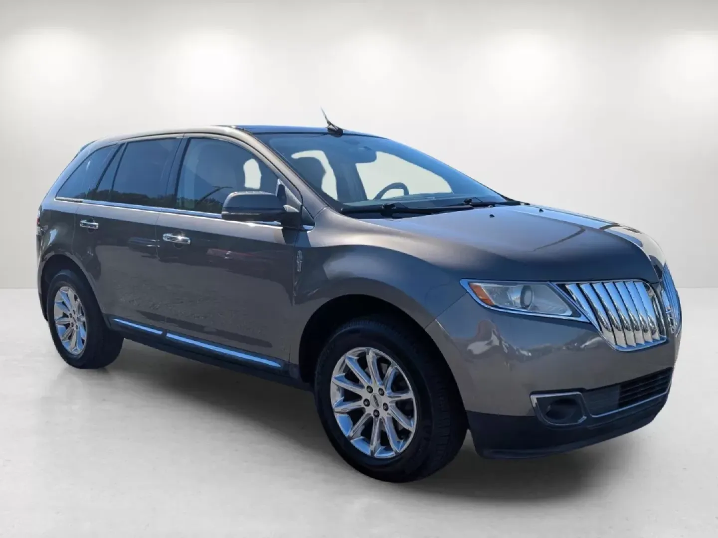 2012 Lincoln MKX (2LMDJ6JK7CB) with an Other engine, located at 804 22nd Ave, Phenix City, AL, 36870, (334) 297-1860, 32.484749, -85.024475 - **Discover the Perfect Family Vehicle: 2012 Lincoln MKX at Gils Auto in Phenix City, AL**<br /> <br /> Are you searching for the ideal vehicle that combines comfort, style, and functionality for your family's daily adventures? Look no further than this stunning 2012 Lincoln MKX, now available at Gil - Photo#2