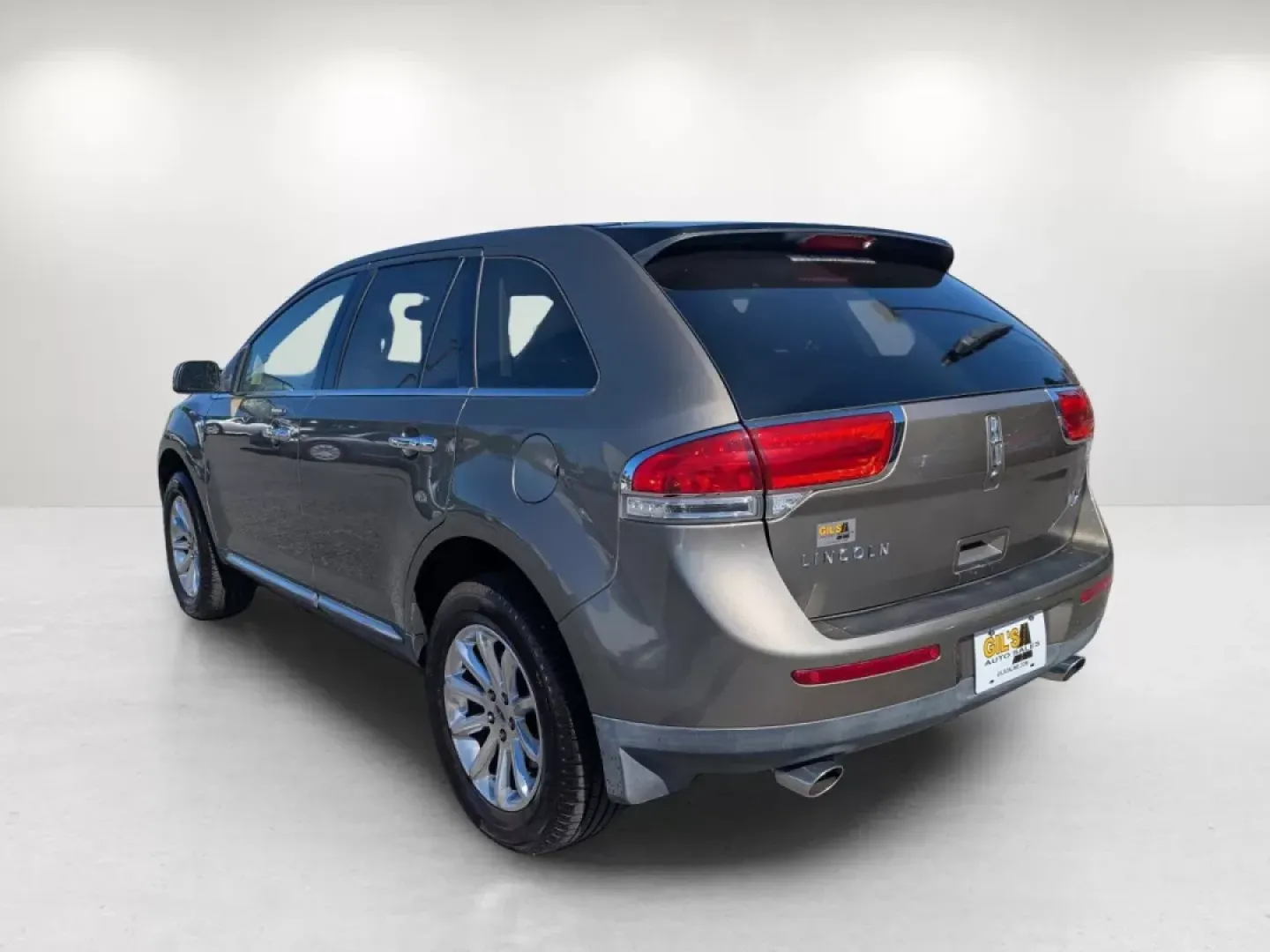 2012 Lincoln MKX (2LMDJ6JK7CB) with an Other engine, located at 804 22nd Ave, Phenix City, AL, 36870, (334) 297-1860, 32.484749, -85.024475 - **Discover the Perfect Family Vehicle: 2012 Lincoln MKX at Gils Auto in Phenix City, AL**<br /> <br /> Are you searching for the ideal vehicle that combines comfort, style, and functionality for your family's daily adventures? Look no further than this stunning 2012 Lincoln MKX, now available at Gil - Photo#6