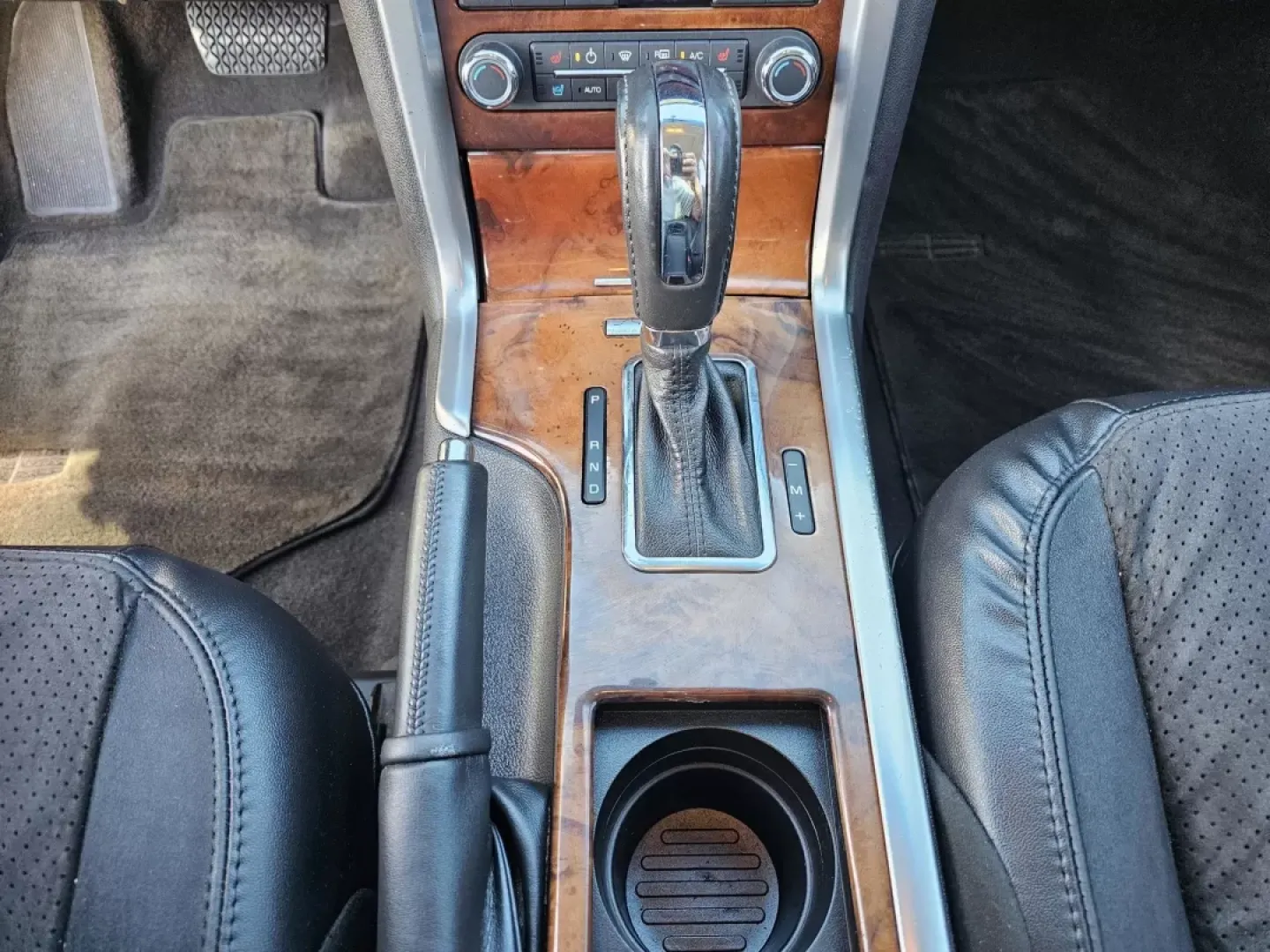 2012 Lincoln MKZ (3LNHL2GC7CR) with an Other engine, located at 1430 Gateway Drive, Opelika, AL, 36801, (334) 239-0944, 32.637871, -85.409790 - **Elevate Your Commute with the Luxurious 2012 Lincoln MKZ at Gils Auto!**<br /> <br /> Are you searching for a vehicle that combines style, comfort, and reliability for your daily drive? Look no further than the 2012 Lincoln MKZ, available now at Gils Auto in Phenix City, AL. This stunning sedan is - Photo#12