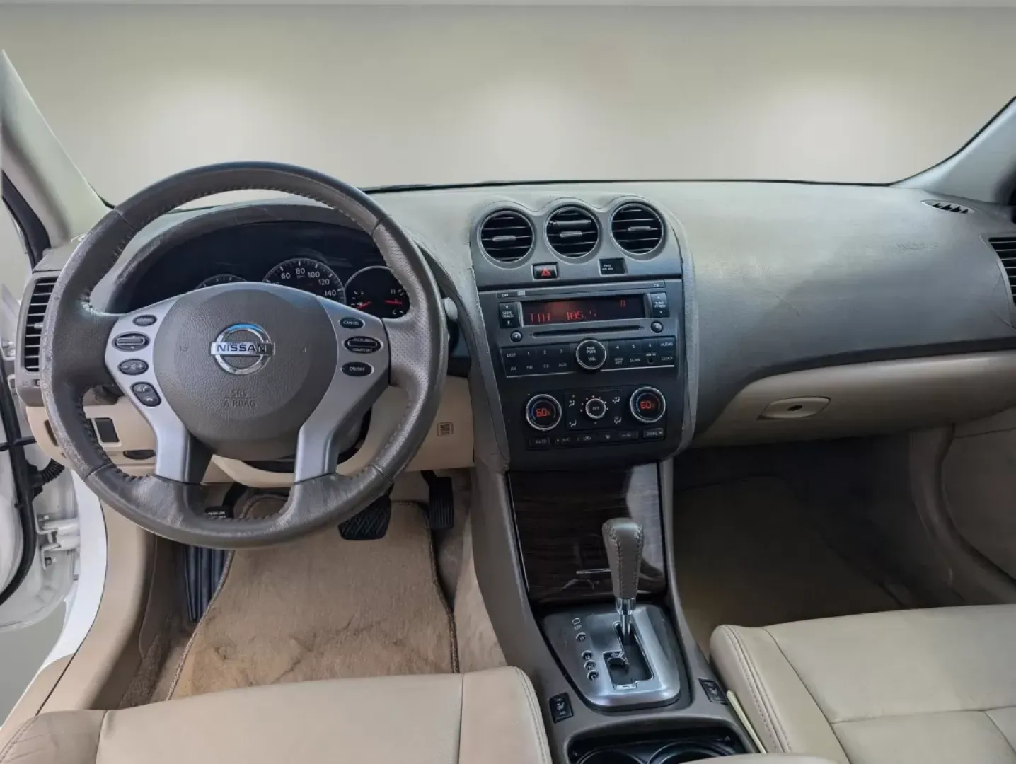 2012 /Blonde Nissan Altima 2.5 SL (1N4AL2APXCC) with an Other engine, located at 804 22nd Ave, Phenix City, AL, 36870, (334) 297-1860, 32.484749, -85.024475 - **Discover Comfort and Style with the 2012 Nissan Altima at Gils Auto!**<br /> <br /> Looking for a reliable vehicle that perfectly balances comfort, style, and practicality? The 2012 Nissan Altima is ideal for long commutes and weekend getaways alike! This sleek sedan combines a smooth ride with im - Photo#11