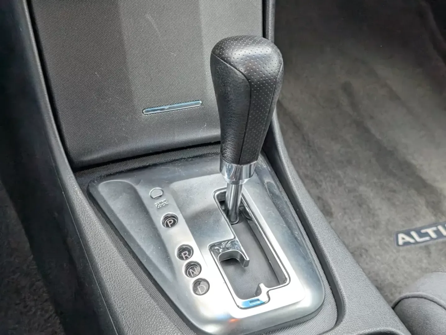 2012 /Charcoal Nissan Altima 3.5 SR (1N4BL2AP0CC) with an Other engine, located at 5115 14th Ave., Columbus, GA, 31904, (706) 323-0345, 32.511494, -84.971046 - ### Unleash the Feel of Freedom with the 2012 Nissan Altima 3.5 SR<br /> <br /> Are you ready to elevate your daily commute or embark on weekend adventures? Look no further than this stunning 2012 Nissan Altima 3.5 SR, a perfect blend of performance and style. With only 67,270 miles on the clock, th - Photo#14