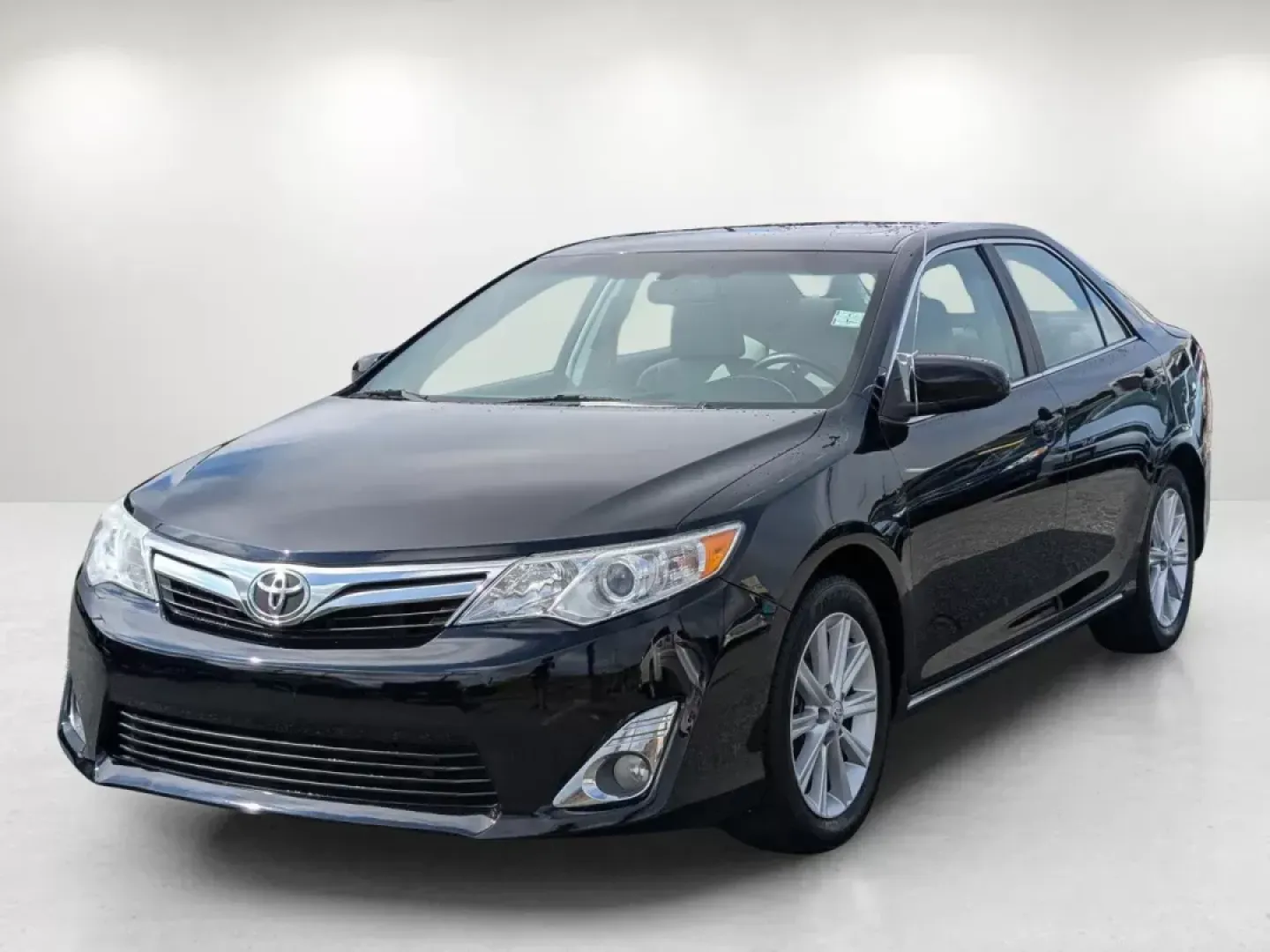 2012 Toyota Camry XLE (4T4BF1FK1CR) with an Gas I4 2.5L/152 engine, 6-Speed Automatic w/Manual Shift transmission, located at 3959 U.S. 80 W, Phenix City, AL, 36870, (334) 297-4885, 32.469296, -85.135185 - **Drive Home Your Dream: 2012 Toyota Camry XLE in Phenix City, AL**<br /> <br /> Are you looking for a reliable sedan that effortlessly combines comfort, style, and technology? Look no further than this 2012 Toyota Camry XLE, perfect for daily commutes, family outings, or weekend adventures. With it - Photo#1