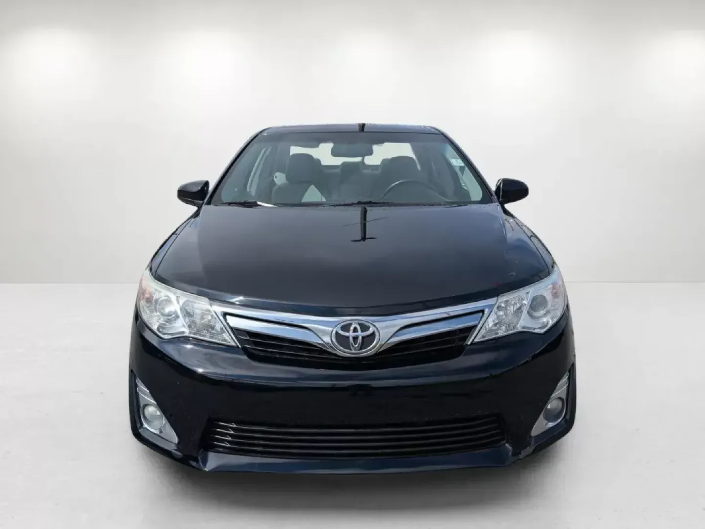 2012 Toyota Camry XLE (4T4BF1FK1CR) with an Gas I4 2.5L/152 engine, 6-Speed Automatic w/Manual Shift transmission, located at 3959 U.S. 80 W, Phenix City, AL, 36870, (334) 297-4885, 32.469296, -85.135185 - **Drive Home Your Dream: 2012 Toyota Camry XLE in Phenix City, AL**<br /> <br /> Are you looking for a reliable sedan that effortlessly combines comfort, style, and technology? Look no further than this 2012 Toyota Camry XLE, perfect for daily commutes, family outings, or weekend adventures. With it - Photo#2