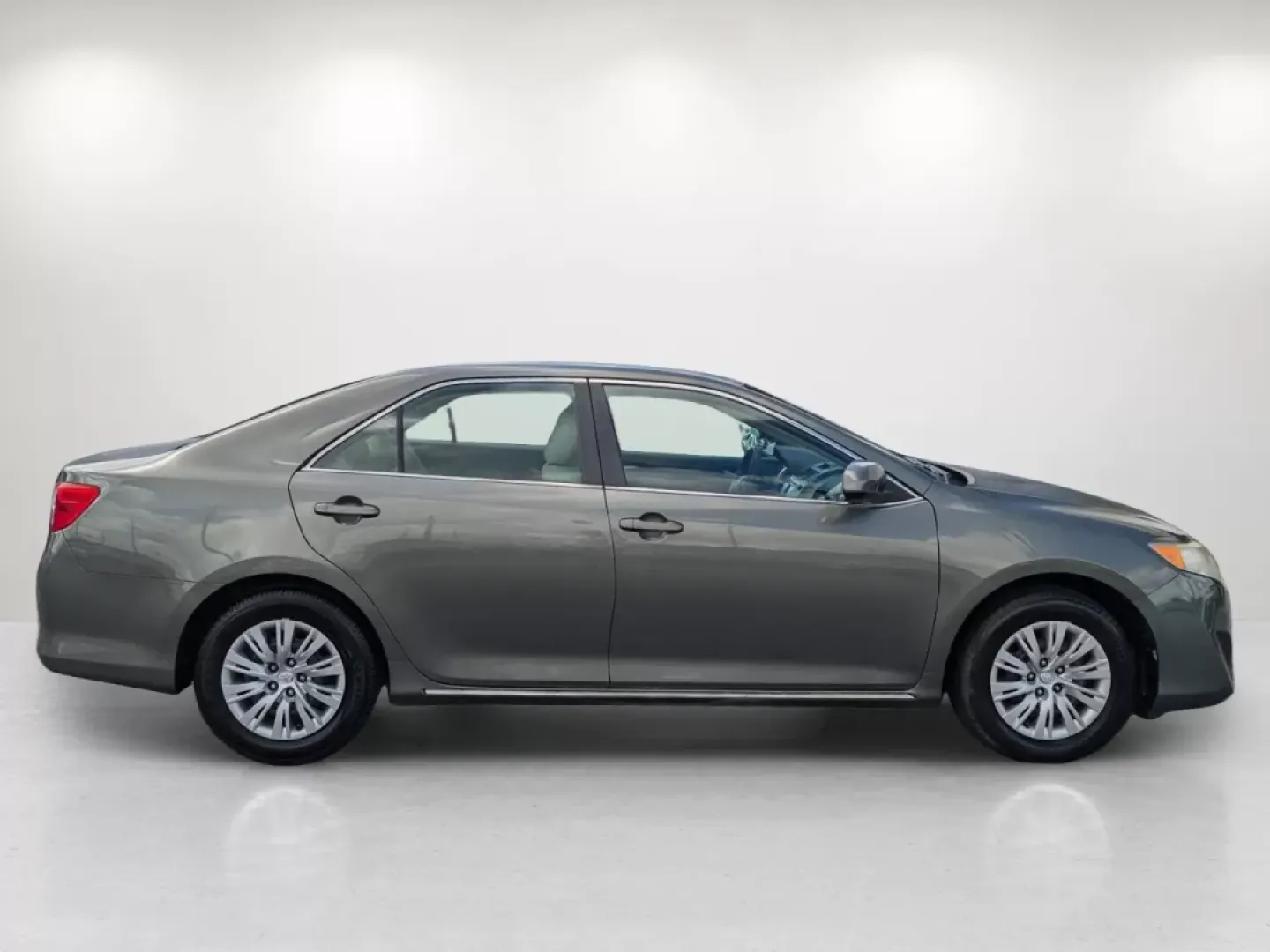 2012 Toyota Camry LE (4T4BF1FK3CR) with an Other engine, located at 5115 14th Ave., Columbus, GA, 31904, (706) 323-0345, 32.511494, -84.971046 - Are you searching for your next reliable vehicle that balances comfort, style, and affordability? Look no further than Gils Auto in Phenix City, AL! This 2012 Toyota Camry is not only a smart investment for budget-conscious buyers but also a perfect companion for family road trips or daily commutes. - Photo#3