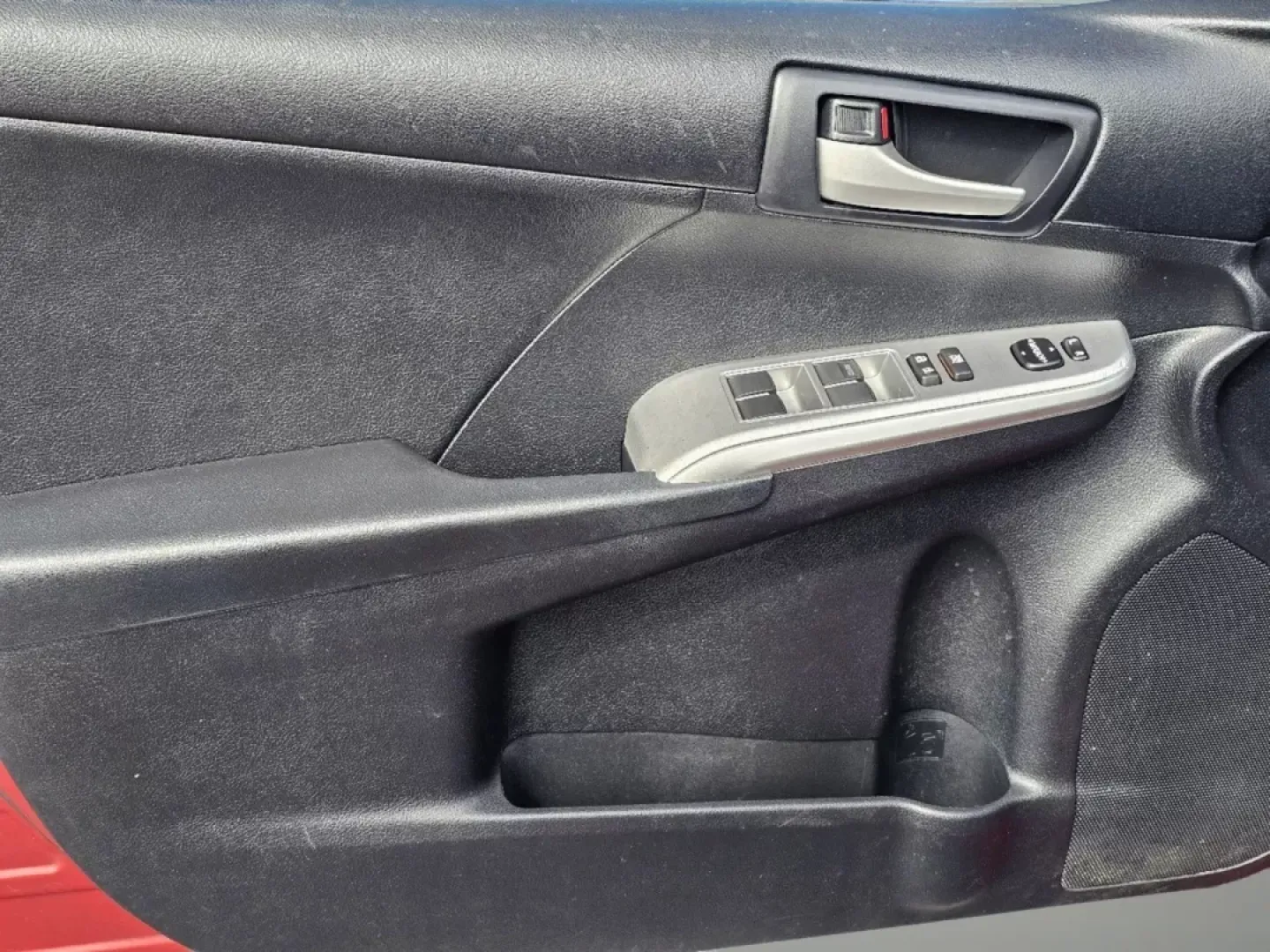 2012 Toyota Camry SE (4T1BF1FK5CU) with an Other engine, located at 804 22nd Ave, Phenix City, AL, 36870, (334) 297-1860, 32.484749, -85.024475 - **Drive in Style and Comfort with the 2012 Toyota Camry SE Perfect for Your Daily Adventures!**<br /> <br /> Are you looking for a reliable and stylish sedan that can effortlessly accommodate your everyday commute or weekend getaways? Look no further than this stunning 2012 Toyota Camry SE, now ava - Photo#7