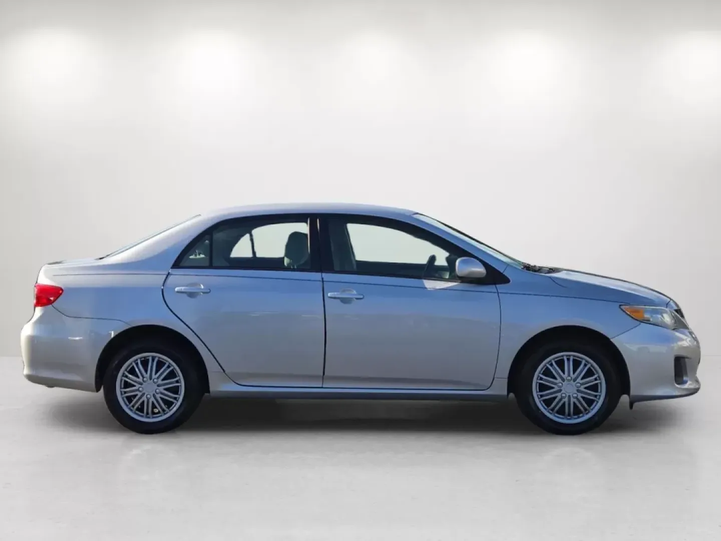 2012 Toyota Corolla LE (2T1BU4EE1CC) with an Other engine, located at 1430 Gateway Drive, Opelika, AL, 36801, (334) 239-0944, 32.637871, -85.409790 - **Discover Your Ideal Commuter Companion: 2012 Toyota Corolla at Gils Auto Phenix City, AL**<br /> <br /> Are you searching for a reliable vehicle that can effortlessly handle your daily commute or weekend adventures? Look no further than this **2012 Toyota Corolla**, available now at **Gils Auto** - Photo#4