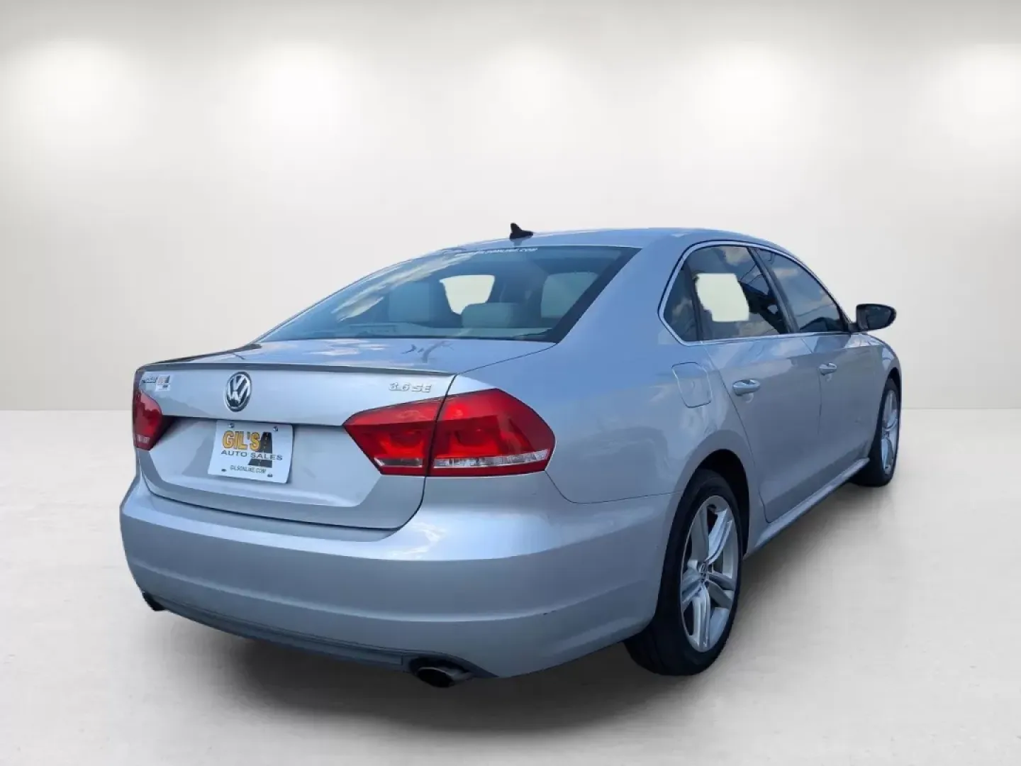 2012 Volkswagen Passat SE w/Sunroof (1VWBM7A35CC) with an Other engine, located at 3959 U.S. 80 W, Phenix City, AL, 36870, (334) 297-4885, 32.469296, -85.135185 - **Elevate Your Daily Commute with this 2012 Volkswagen Passat SE w/Sunroof!** <br /> <br /> Are you searching for the perfect vehicle to enhance your daily routine or weekend getaways? Look no further! The 2012 Volkswagen Passat SE w/Sunroof is the ideal sedan for those who crave a blend of comfort, - Photo#4