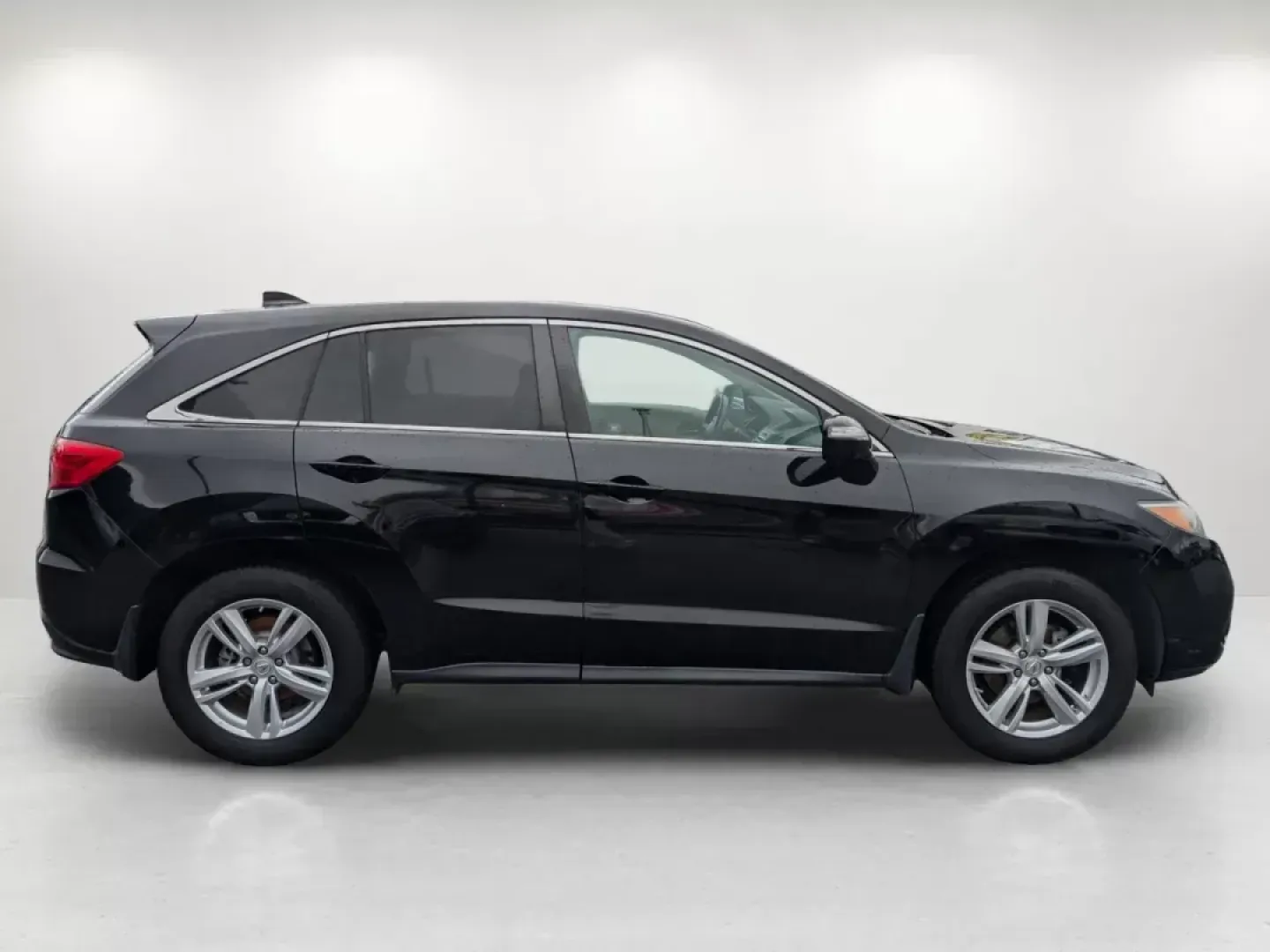 2013 Acura RDX (5J8TB3H33DL) with an Other engine, located at 7000 Northlake Connector, Columbus, GA, 31904, (706) 987-8085, 32.524975, -84.978134 - Discover the perfect blend of luxury and practicality with the 2013 Acura RDX, available now at Gils Auto - Columbus #2. Located at 7000 Northlake Connector, Columbus, GA 31904, our Buy Here Pay Here dealership specializes in providing guaranteed approval with flexible in-house financing options, ma - Photo#3