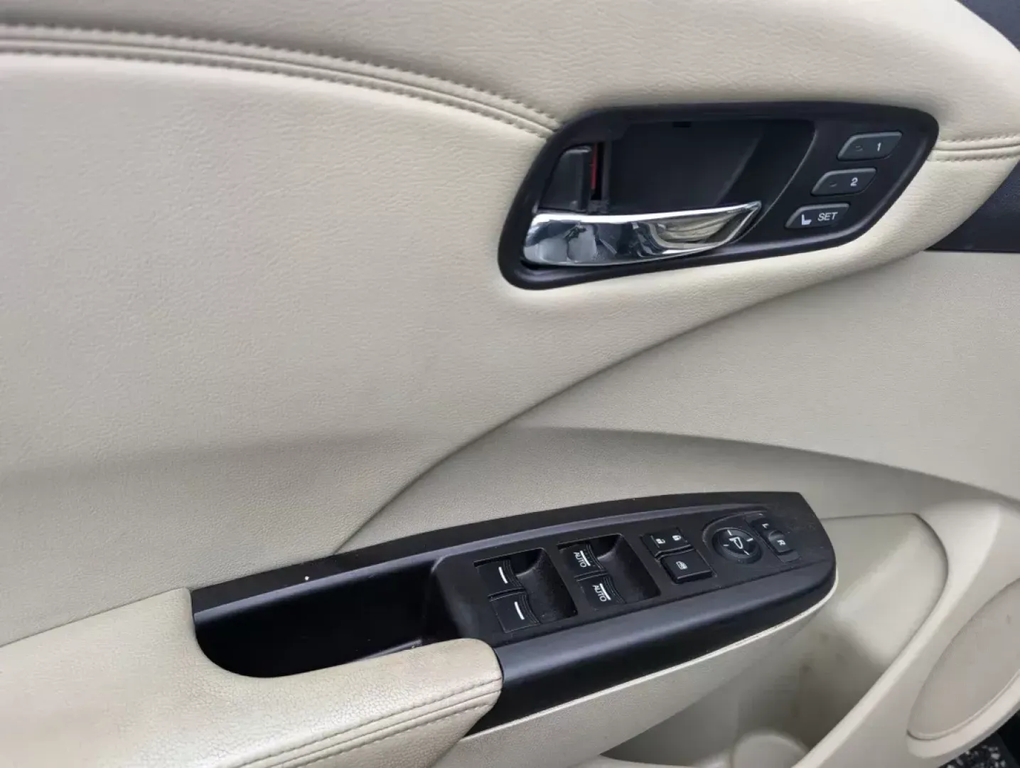 2013 Acura RDX (5J8TB3H33DL) with an Other engine, located at 7000 Northlake Connector, Columbus, GA, 31904, (706) 987-8085, 32.524975, -84.978134 - Discover the perfect blend of luxury and practicality with the 2013 Acura RDX, available now at Gils Auto - Columbus #2. Located at 7000 Northlake Connector, Columbus, GA 31904, our Buy Here Pay Here dealership specializes in providing guaranteed approval with flexible in-house financing options, ma - Photo#8