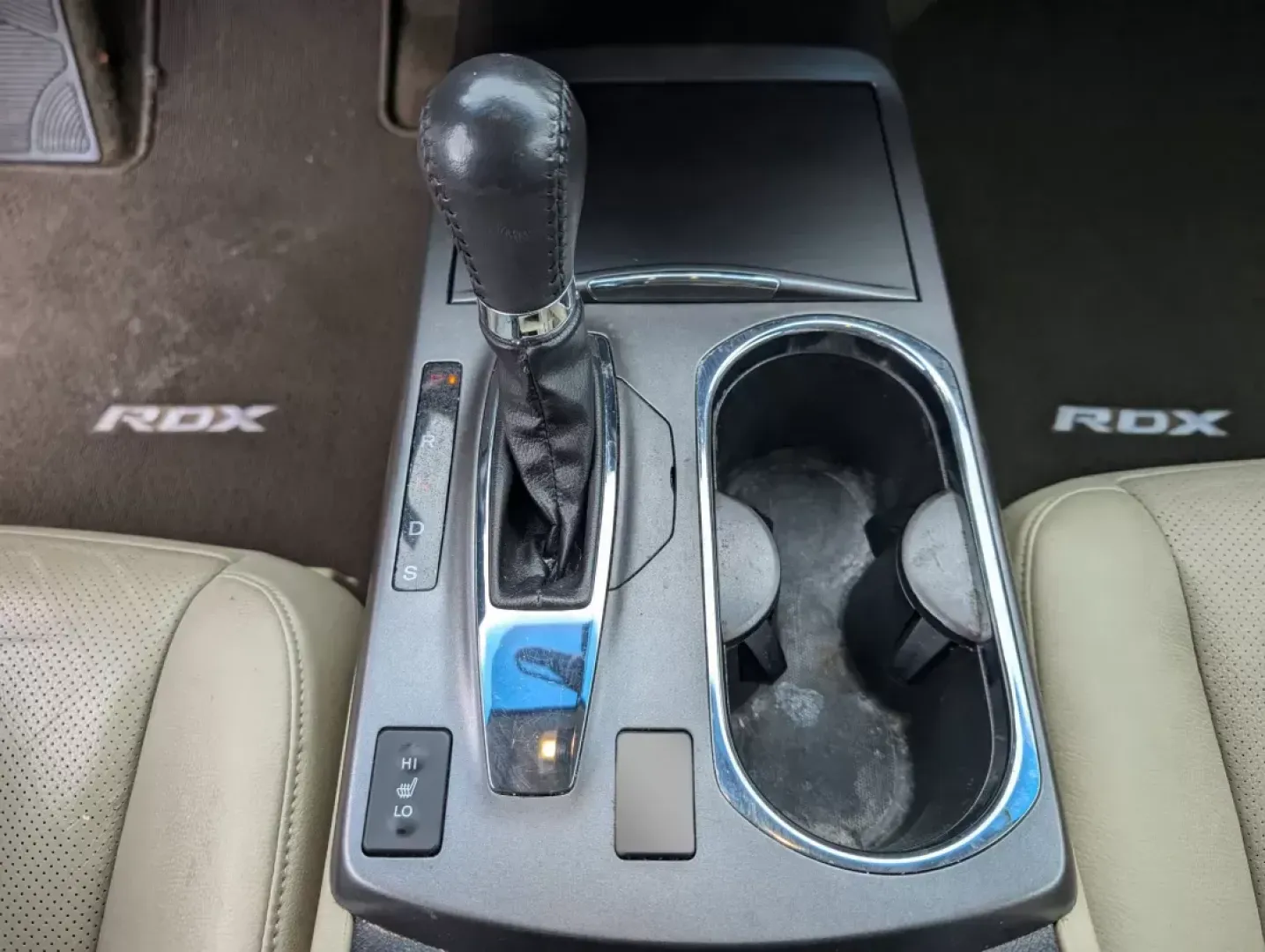 2013 Acura RDX (5J8TB3H33DL) with an Other engine, located at 7000 Northlake Connector, Columbus, GA, 31904, (706) 987-8085, 32.524975, -84.978134 - Discover the perfect blend of luxury and practicality with the 2013 Acura RDX, available now at Gils Auto - Columbus #2. Located at 7000 Northlake Connector, Columbus, GA 31904, our Buy Here Pay Here dealership specializes in providing guaranteed approval with flexible in-house financing options, ma - Photo#12