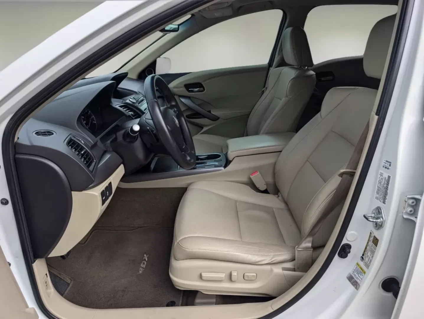 2013 Acura RDX Tech Pkg (5J8TB3H54DL) with an Other engine, located at 3959 U.S. 80 W, Phenix City, AL, 36870, (334) 297-4885, 32.469296, -85.135185 - **Unlock Your Next Adventure with the 2013 Acura RDX at Gils Auto in Phenix City, AL!**<br /> <br /> Are you ready to elevate your driving experience? The 2013 Acura RDX is not just a vehicle; it's your ticket to adventure, comfort, and reliability. Whether you're a growing family, a daily commuter, - Photo#9