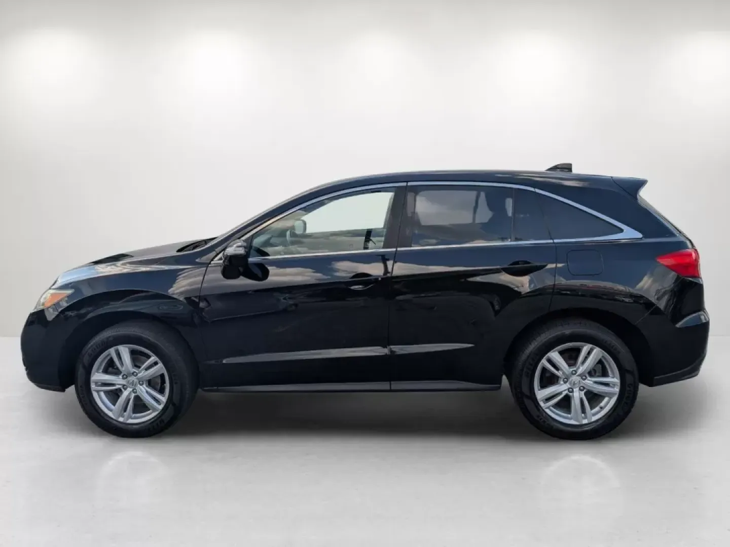 2013 Acura RDX (5J8TB3H36DL) with an Other engine, located at 3959 U.S. 80 W, Phenix City, AL, 36870, (334) 297-4885, 32.469296, -85.135185 - Experience the perfect blend of style, comfort, and practicality with this 2013 Acura RDX, now available at Gils Auto in Phenix City, AL. Whether you're looking for a reliable vehicle for your daily commutes, a family-friendly crossover, or a stylish ride for weekend adventures, this Acura fits the - Photo#8