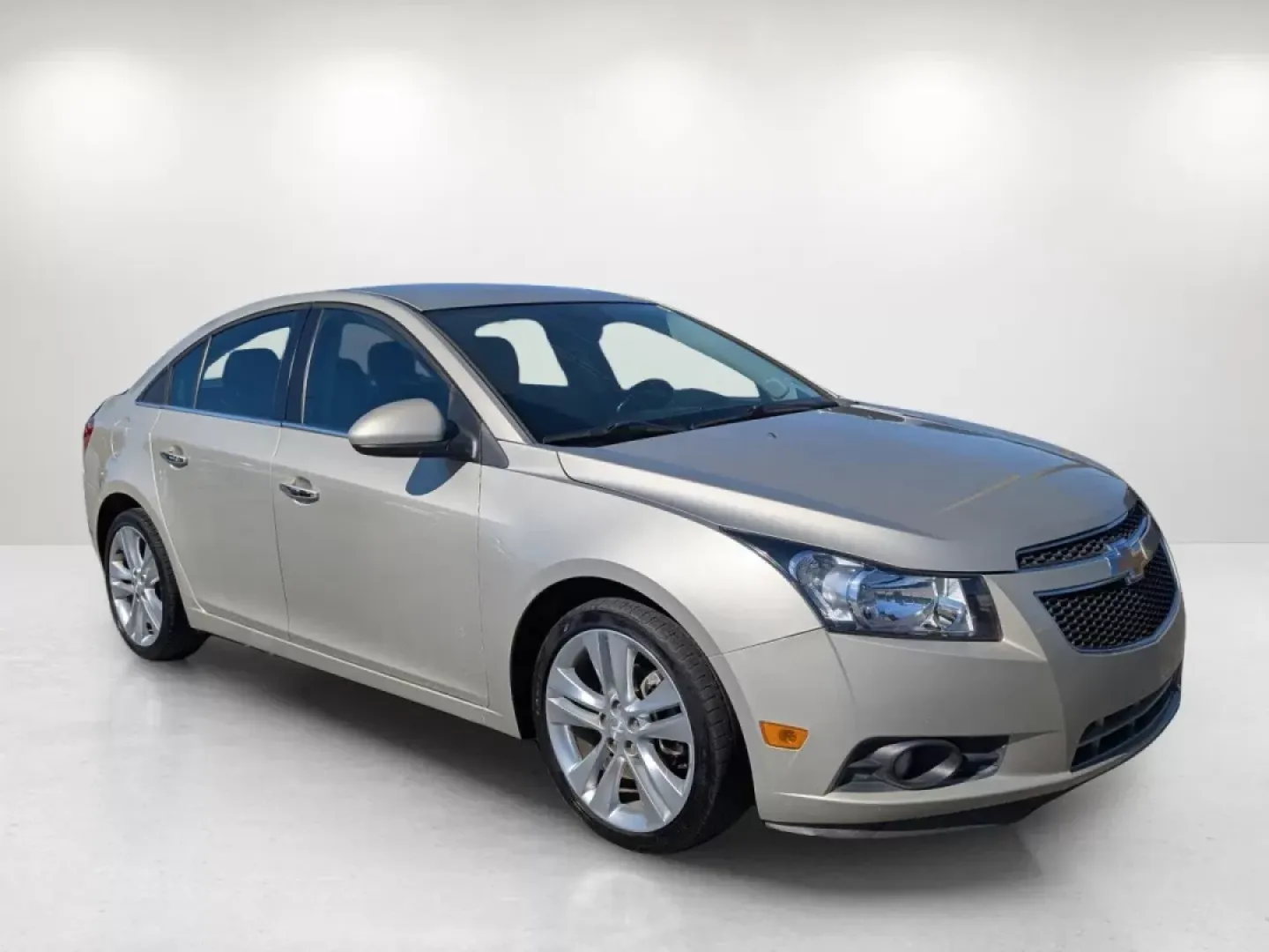 2013 /Jet Black Chevrolet Cruze LTZ (1G1PG5SB0D7) with an Other engine, located at 3959 U.S. 80 W, Phenix City, AL, 36870, (334) 297-4885, 32.469296, -85.135185 - **Elevate Your Daily Commute with the 2013 Chevrolet Cruze LTZ at Gils Auto!** <br /> <br /> Are you ready to redefine your daily drive? Whether you're navigating through the hustle and bustle of Phenix City or embarking on weekend adventures, the 2013 Chevrolet Cruze LTZ offers the perfect blend of - Photo#2