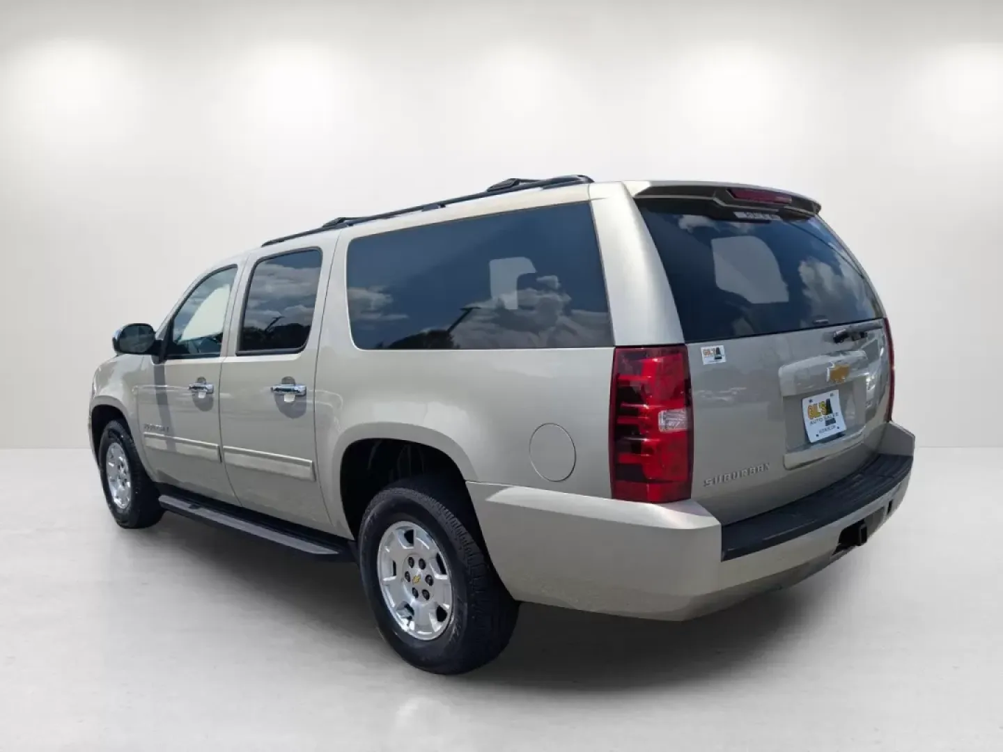 2013 /Ebony Chevrolet Suburban LS (1GNSCHE00DR) with an Other engine, located at 5115 14th Ave., Columbus, GA, 31904, (706) 323-0345, 32.511494, -84.971046 - ### Experience Adventure with the 2013 Chevrolet Suburban at Gils Auto Phenix City<br /> <br /> Are you ready to elevate your family adventures or daily commutes? The 2013 Chevrolet Suburban is your ticket to a life filled with excitement, comfort, and unparalleled capability. Whether you're transp - Photo#6