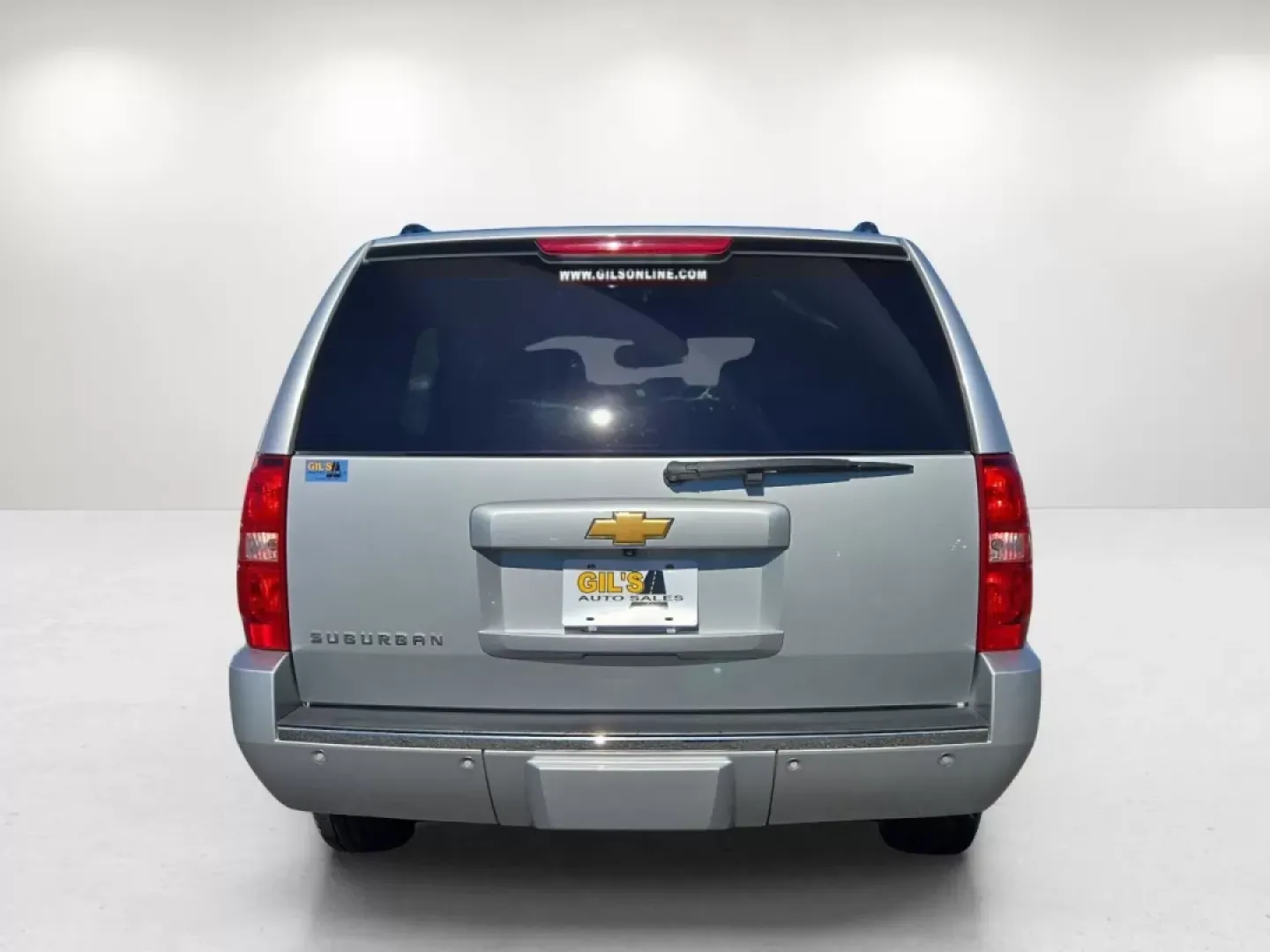 2013 /Light Titanium/Dark Titanium Chevrolet Suburban LTZ (1GNSCKE02DR) with an Other engine, located at 804 22nd Ave, Phenix City, AL, 36870, (334) 297-1860, 32.484749, -85.024475 - Step into a world of adventure and family bonding with this 2013 Chevrolet Suburban LTZ, available now at Gils Auto in Phenix City, AL. Ideal for growing families or anyone who loves the open road, this spacious SUV combines luxury, comfort, and versatility for those seeking a reliable vehicle for e - Photo#6