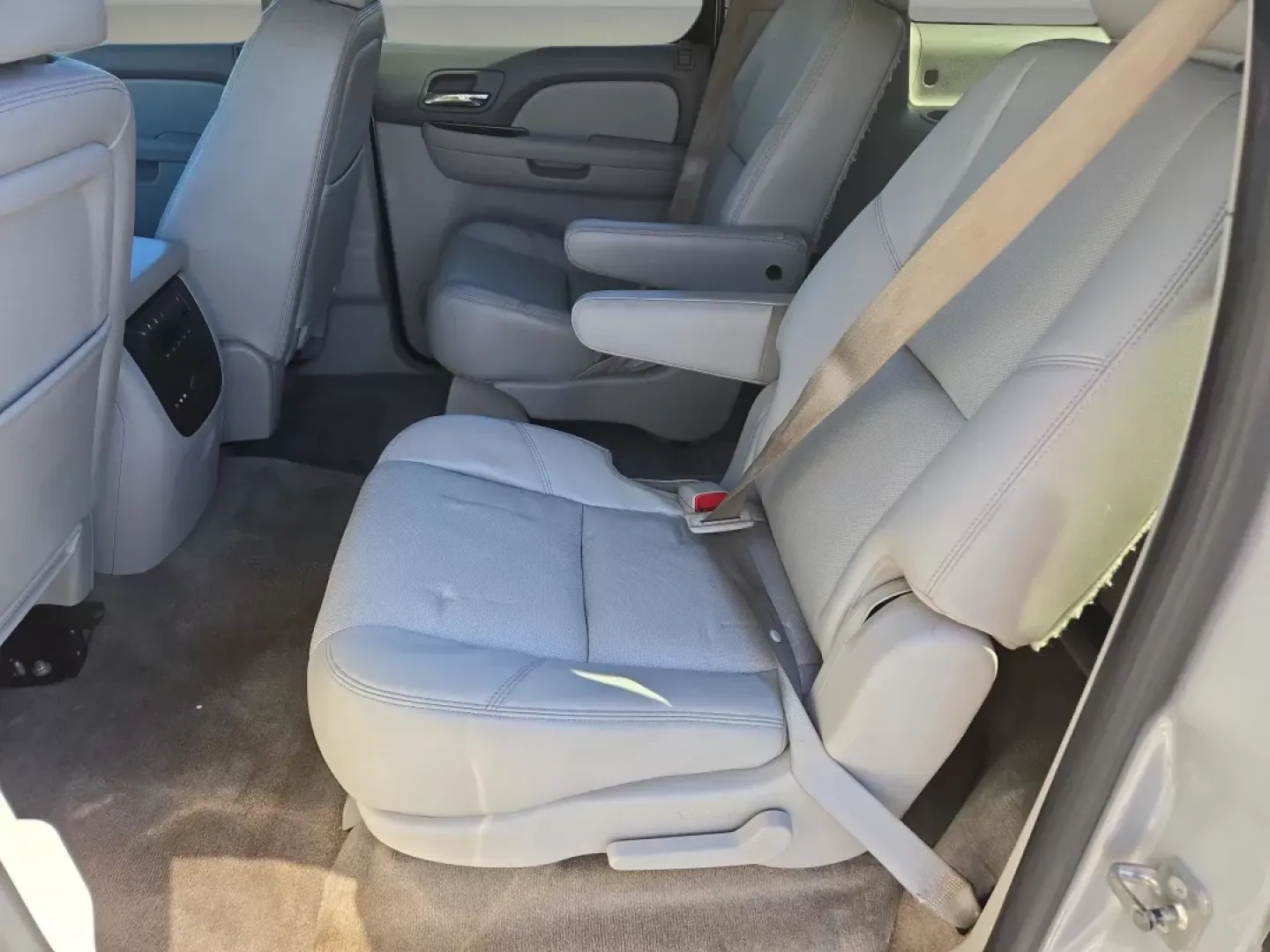 2013 /Light Titanium/Dark Titanium Chevrolet Suburban LTZ (1GNSCKE02DR) with an Other engine, located at 804 22nd Ave, Phenix City, AL, 36870, (334) 297-1860, 32.484749, -85.024475 - Step into a world of adventure and family bonding with this 2013 Chevrolet Suburban LTZ, available now at Gils Auto in Phenix City, AL. Ideal for growing families or anyone who loves the open road, this spacious SUV combines luxury, comfort, and versatility for those seeking a reliable vehicle for e - Photo#12