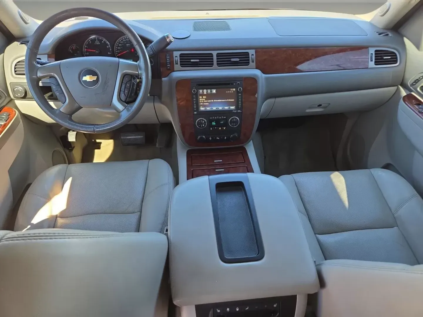 2013 /Light Titanium/Dark Titanium Chevrolet Suburban LTZ (1GNSCKE02DR) with an Other engine, located at 804 22nd Ave, Phenix City, AL, 36870, (334) 297-1860, 32.484749, -85.024475 - Step into a world of adventure and family bonding with this 2013 Chevrolet Suburban LTZ, available now at Gils Auto in Phenix City, AL. Ideal for growing families or anyone who loves the open road, this spacious SUV combines luxury, comfort, and versatility for those seeking a reliable vehicle for e - Photo#14