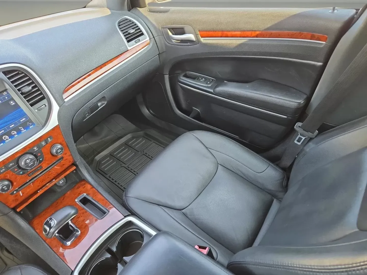 2013 /Black Chrysler 300 (2C3CCAAG7DH) with an Other engine, located at 521 Old Farm Lane Rd, Prattville, AL, 36066, (334) 325-1505, 32.482460, -86.416367 - **Experience Style and Comfort on Every Journey with This 2013 Chrysler 300 at Gils Auto!**<br /> <br /> Are you searching for a vehicle that combines luxury, style, and comfort for your daily commutes or family adventures? Look no further! This stunning 2013 Chrysler 300 is the perfect choice for a - Photo#15