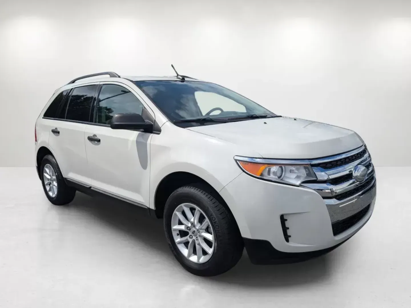 2013 Ford Edge SE (2FMDK3GC8DB) with an Gas V6 3.5L/213 engine, 6-Speed Automatic w/manual shift transmission, located at 521 Old Farm Lane Rd, Prattville, AL, 36066, (334) 325-1505, 32.482460, -86.416367 - **Elevate Your Family Adventures with the 2013 Ford Edge SE at Gils Auto - Prattville!**<br /> <br /> Are you ready to embrace the open road with your family? The 2013 Ford Edge SE is the perfect SUV for those looking to embark on weekend getaways or commute to work comfortably. With its spacious in - Photo#2