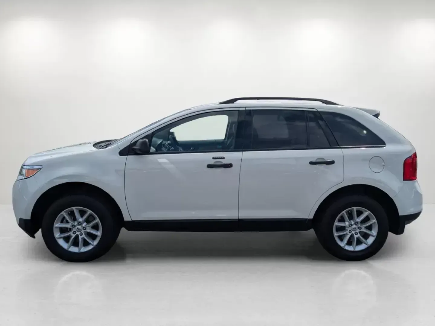 2013 Ford Edge SE (2FMDK3GC8DB) with an Gas V6 3.5L/213 engine, 6-Speed Automatic w/manual shift transmission, located at 521 Old Farm Lane Rd, Prattville, AL, 36066, (334) 325-1505, 32.482460, -86.416367 - **Elevate Your Family Adventures with the 2013 Ford Edge SE at Gils Auto - Prattville!**<br /> <br /> Are you ready to embrace the open road with your family? The 2013 Ford Edge SE is the perfect SUV for those looking to embark on weekend getaways or commute to work comfortably. With its spacious in - Photo#7