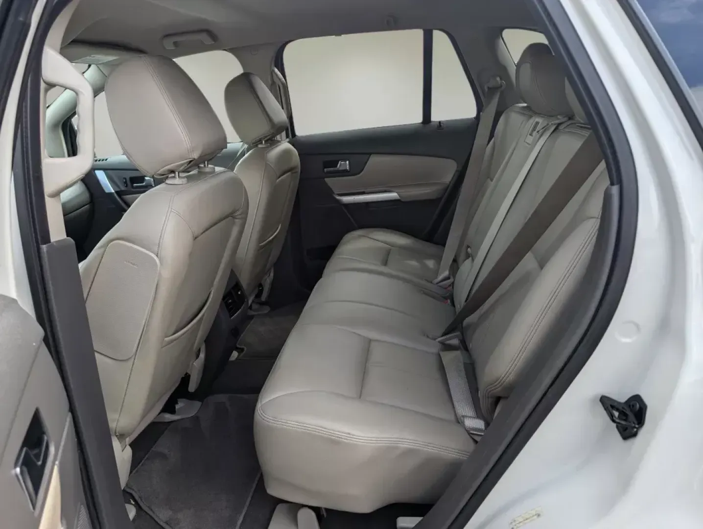 2013 Ford Edge SE (2FMDK3GC8DB) with an Gas V6 3.5L/213 engine, 6-Speed Automatic w/manual shift transmission, located at 521 Old Farm Lane Rd, Prattville, AL, 36066, (334) 325-1505, 32.482460, -86.416367 - **Elevate Your Family Adventures with the 2013 Ford Edge SE at Gils Auto - Prattville!**<br /> <br /> Are you ready to embrace the open road with your family? The 2013 Ford Edge SE is the perfect SUV for those looking to embark on weekend getaways or commute to work comfortably. With its spacious in - Photo#10