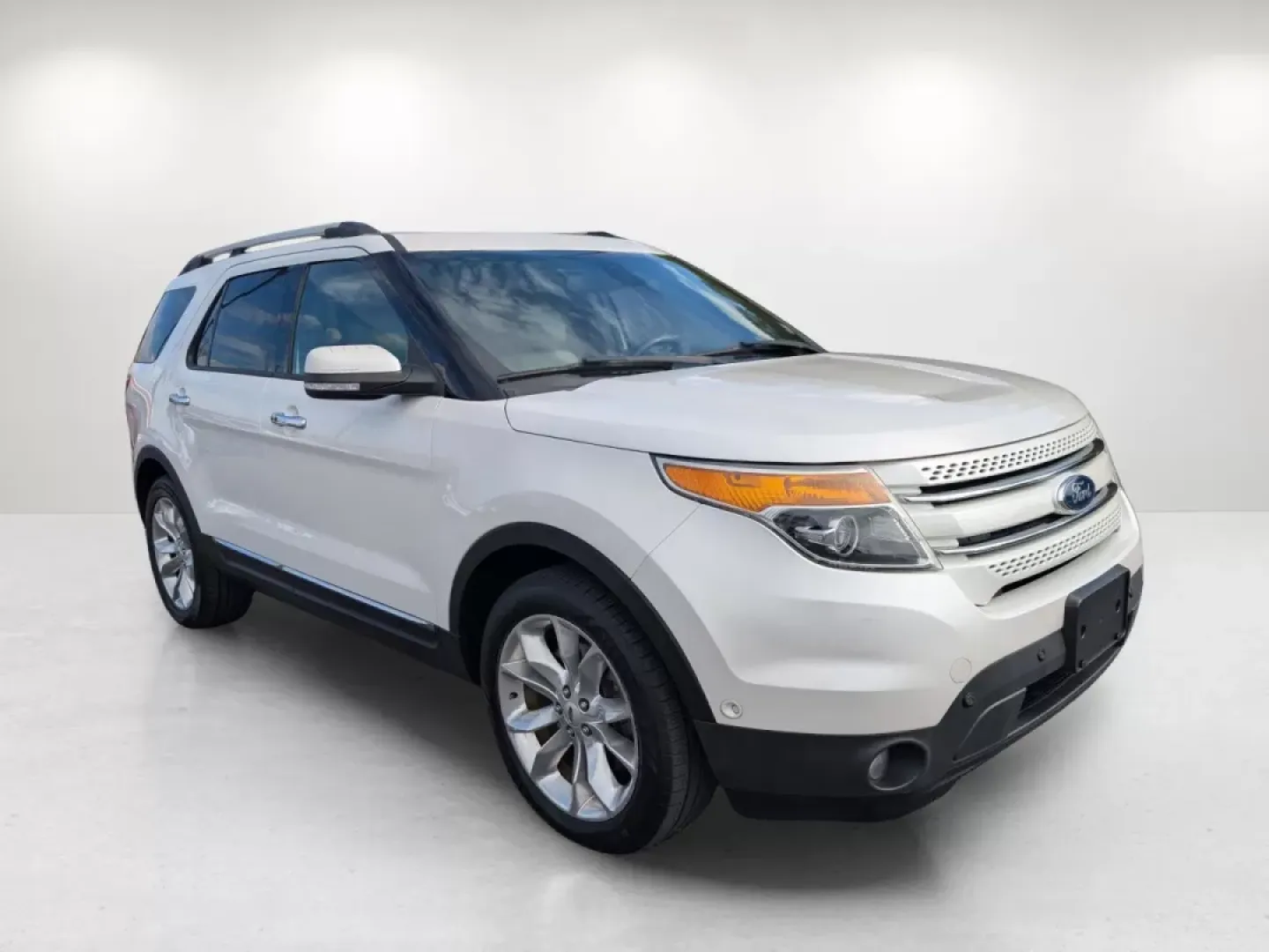 2013 Ford Explorer Limited (1FM5K7F8XDG) with an Other engine, located at 3959 U.S. 80 W, Phenix City, AL, 36870, (334) 297-4885, 32.469296, -85.135185 - **Discover Your Next Adventure with the 2013 Ford Explorer Limited at Gils Auto**<br /> <br /> Are you ready to elevate your family adventures or tackle your daily commute with confidence? Look no further than this stunning 2013 Ford Explorer Limited, perfectly equipped for those who seek both comfo - Photo#2
