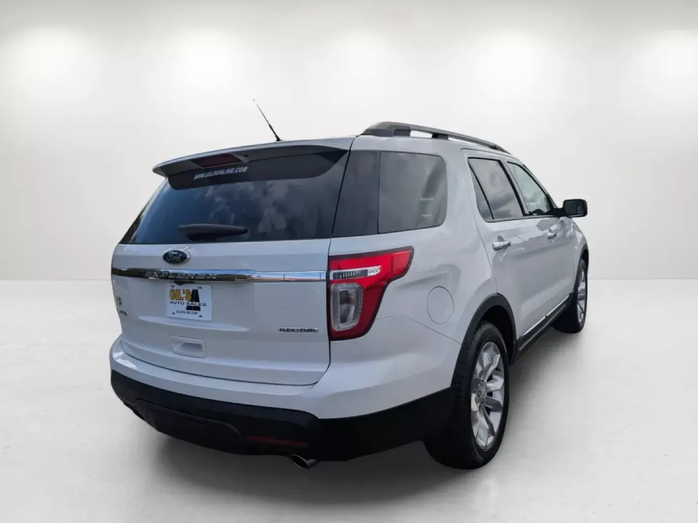 2013 Ford Explorer Limited (1FM5K7F8XDG) with an Other engine, located at 3959 U.S. 80 W, Phenix City, AL, 36870, (334) 297-4885, 32.469296, -85.135185 - **Discover Your Next Adventure with the 2013 Ford Explorer Limited at Gils Auto**<br /> <br /> Are you ready to elevate your family adventures or tackle your daily commute with confidence? Look no further than this stunning 2013 Ford Explorer Limited, perfectly equipped for those who seek both comfo - Photo#4