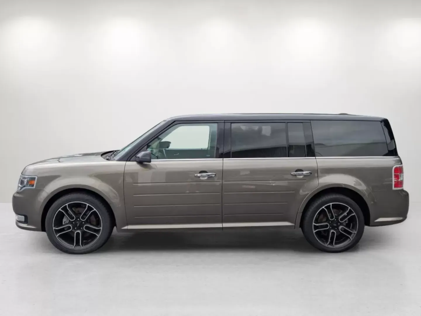 2013 Ford Flex Limited (2FMHK6D8XDB) with an Other engine, located at 3959 U.S. 80 W, Phenix City, AL, 36870, (334) 297-4885, 32.469296, -85.135185 - Embark on unforgettable journeys with the 2013 Ford Flex Limited, now available at Gils Auto in Prattville, AL. This versatile crossover is not just a vehicle; it's the perfect companion for growing families, weekend adventurers, and anyone seeking a reliable ride for long commutes. With its spaciou - Photo#25