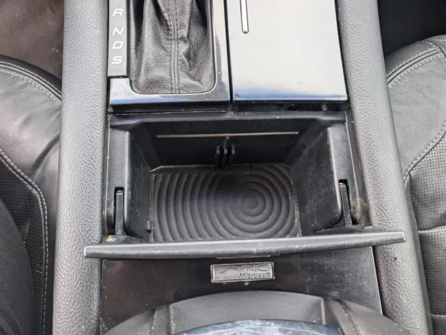 2013 Ford Taurus Limited (1FAHP2F86DG) with an Other engine, located at 3959 U.S. 80 W, Phenix City, AL, 36870, (334) 297-4885, 32.469296, -85.135185 - Are you in search of a vehicle that seamlessly fits into your daily life while providing the comfort and reliability needed for all your adventures? Look no further than this stunning 2013 Ford Taurus Limited, now available at Gils Auto in Phenix City, AL. This sedan is perfect for both growing fami - Photo#12