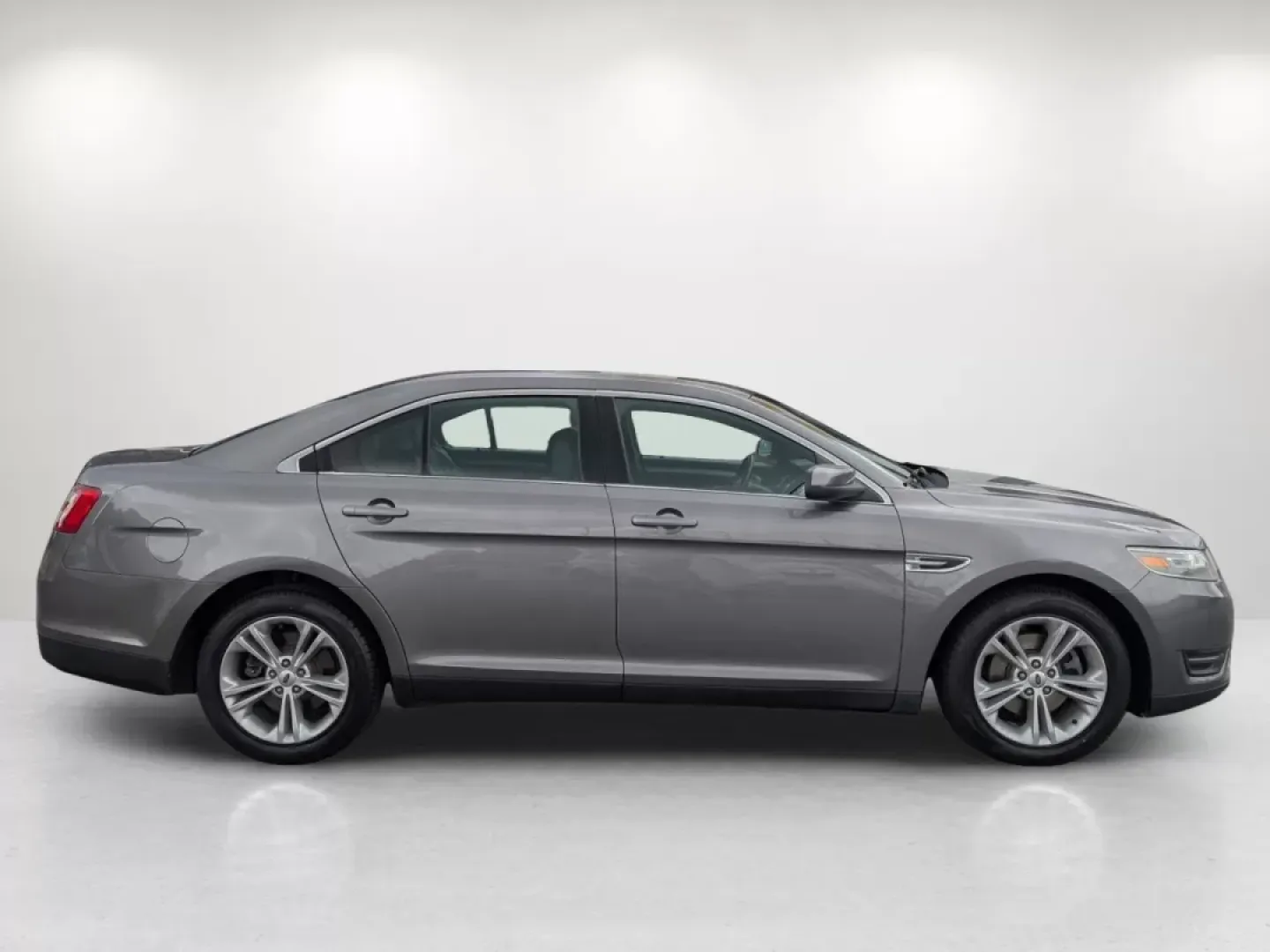 2013 Ford Taurus SEL (1FAHP2E84DG) with an Other engine, located at 5115 14th Ave., Columbus, GA, 31904, (706) 323-0345, 32.511494, -84.971046 - **Discover the Perfect Blend of Comfort and Reliability with This 2013 Ford Taurus SEL in Prattville, AL!**<br /> <br /> Are you a growing family or a commuter seeking a dependable vehicle that doesn't break the bank? Look no further! The 2013 Ford Taurus SEL is your ideal sedan, offering a spacious - Photo#3