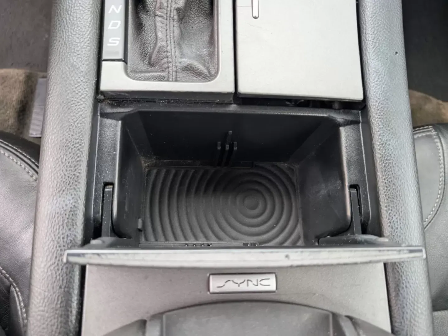 2013 Ford Taurus SEL (1FAHP2E84DG) with an Other engine, located at 5115 14th Ave., Columbus, GA, 31904, (706) 323-0345, 32.511494, -84.971046 - **Discover the Perfect Blend of Comfort and Reliability with This 2013 Ford Taurus SEL in Prattville, AL!**<br /> <br /> Are you a growing family or a commuter seeking a dependable vehicle that doesn't break the bank? Look no further! The 2013 Ford Taurus SEL is your ideal sedan, offering a spacious - Photo#12