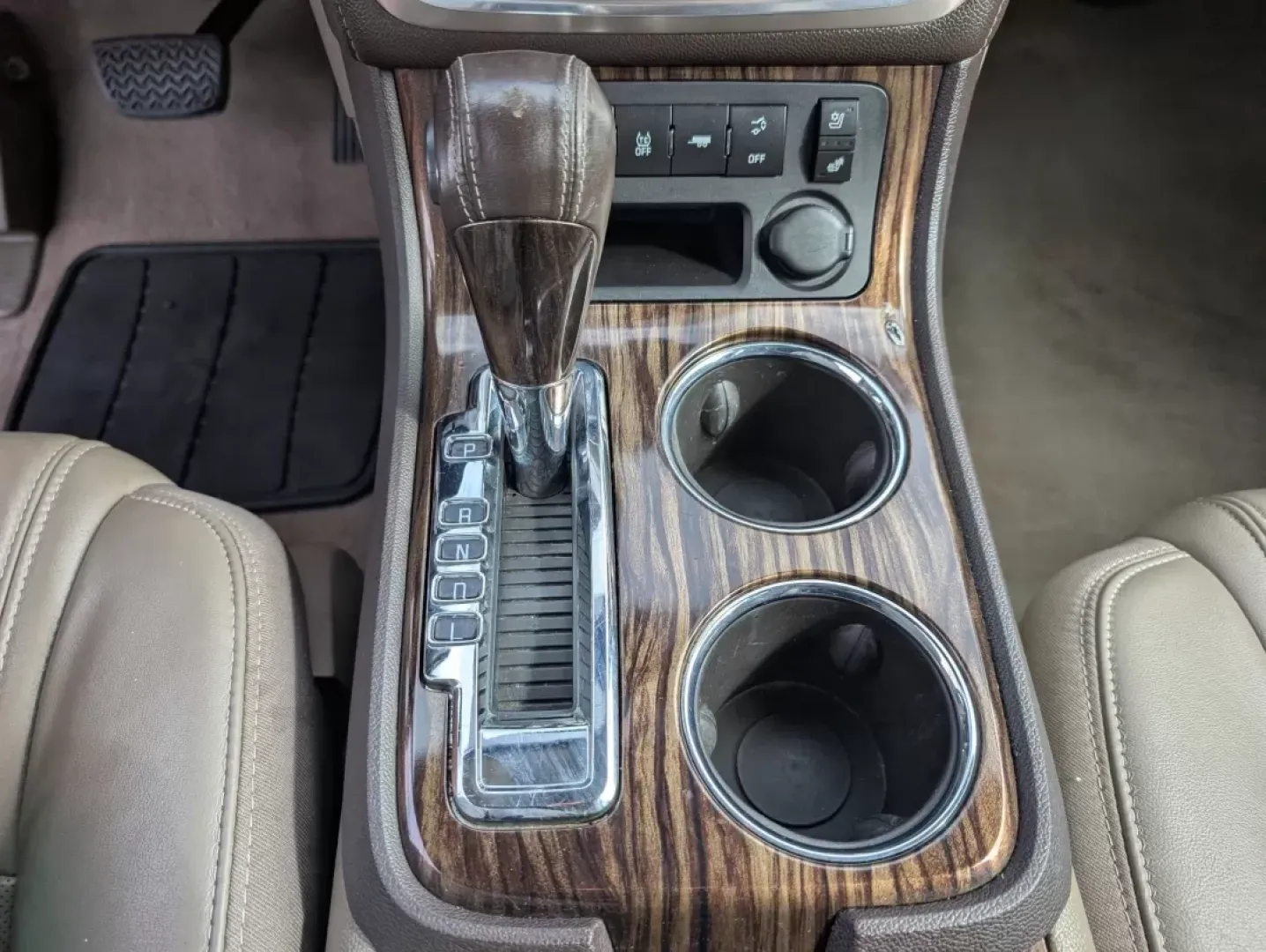 2013 /Cocoa Dune GMC Acadia Denali (1GKKRTKD1DJ) with an Other engine, located at 804 22nd Ave, Phenix City, AL, 36870, (334) 297-1860, 32.484749, -85.024475 - **Adventure Awaits with the 2013 GMC Acadia Denali: Perfect for Family Journeys!**<br /> <br /> Are you ready to elevate your family adventures? The 2013 GMC Acadia Denali is designed for those who crave the perfect blend of comfort, style, and space-ideal for growing families or weekend getaways. A - Photo#13