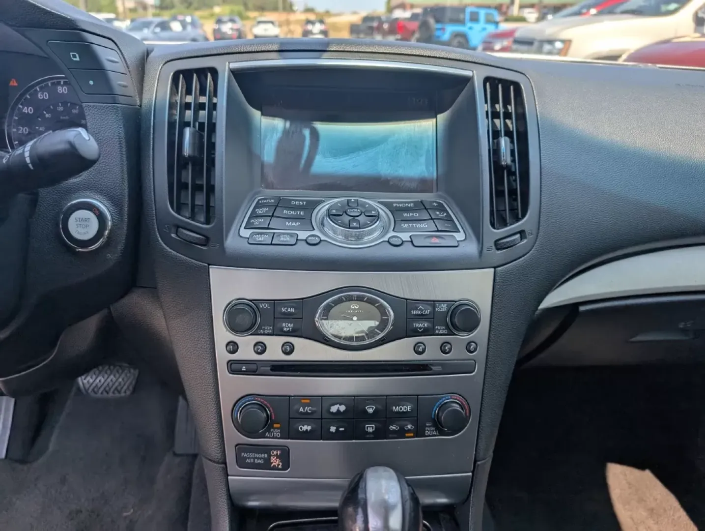 2013 /Graphite Infiniti G37 Sedan Journey (JN1CV6AP2DM) with an Other engine, located at 3959 U.S. 80 W, Phenix City, AL, 36870, (334) 297-4885, 32.469296, -85.135185 - **Elevate Your Daily Drive with the 2013 Infiniti G37 Sedan!**<br /> <br /> Are you ready to transform your daily commute into a luxurious experience? Look no further than this stunning 2013 Infiniti G37 Sedan, now available at Gils Auto in Phenix City, AL! Whether you're navigating the bustling str - Photo#12