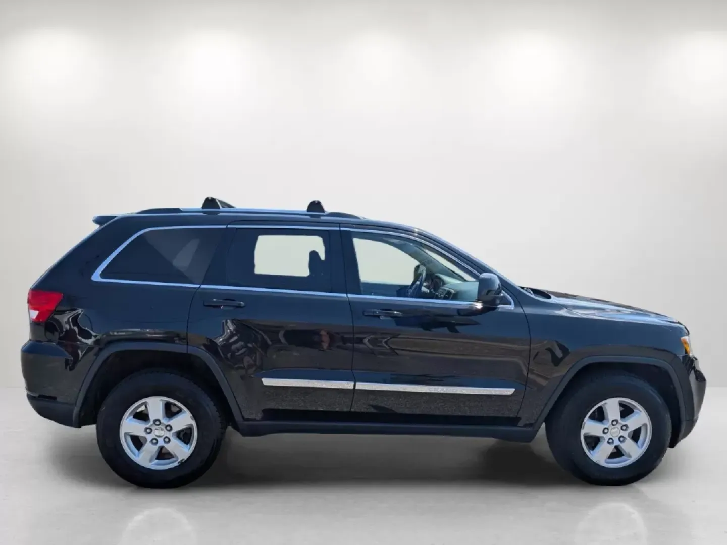 2013 /Black Jeep Grand Cherokee Laredo (1C4RJFAG5DC) with an Other engine, located at 521 Old Farm Lane Rd, Prattville, AL, 36066, (334) 325-1505, 32.482460, -86.416367 - Discover adventure and comfort with this versatile 2013 Jeep Grand Cherokee Laredo, perfect for families on the go or anyone seeking an exhilarating weekend escape. This Sport Utility Vehicle (SUV) effortlessly combines rugged performance with modern conveniences, making it an ideal choice for navig - Photo#2
