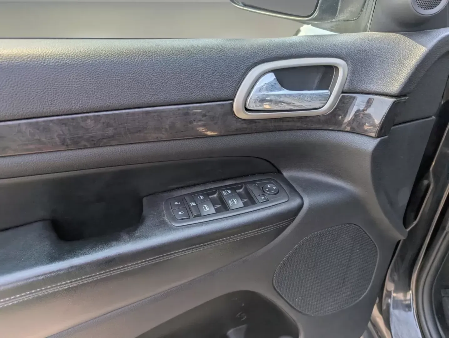 2013 /Black Jeep Grand Cherokee Laredo (1C4RJFAG5DC) with an Other engine, located at 521 Old Farm Lane Rd, Prattville, AL, 36066, (334) 325-1505, 32.482460, -86.416367 - Discover adventure and comfort with this versatile 2013 Jeep Grand Cherokee Laredo, perfect for families on the go or anyone seeking an exhilarating weekend escape. This Sport Utility Vehicle (SUV) effortlessly combines rugged performance with modern conveniences, making it an ideal choice for navig - Photo#7