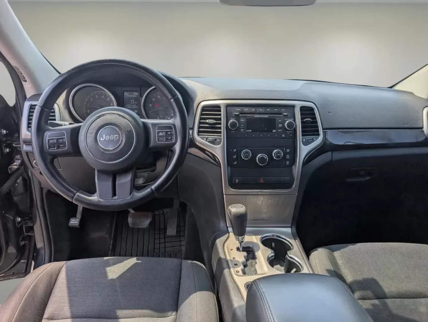 2013 /Black Jeep Grand Cherokee Laredo (1C4RJFAG5DC) with an Other engine, located at 521 Old Farm Lane Rd, Prattville, AL, 36066, (334) 325-1505, 32.482460, -86.416367 - Discover adventure and comfort with this versatile 2013 Jeep Grand Cherokee Laredo, perfect for families on the go or anyone seeking an exhilarating weekend escape. This Sport Utility Vehicle (SUV) effortlessly combines rugged performance with modern conveniences, making it an ideal choice for navig - Photo#10