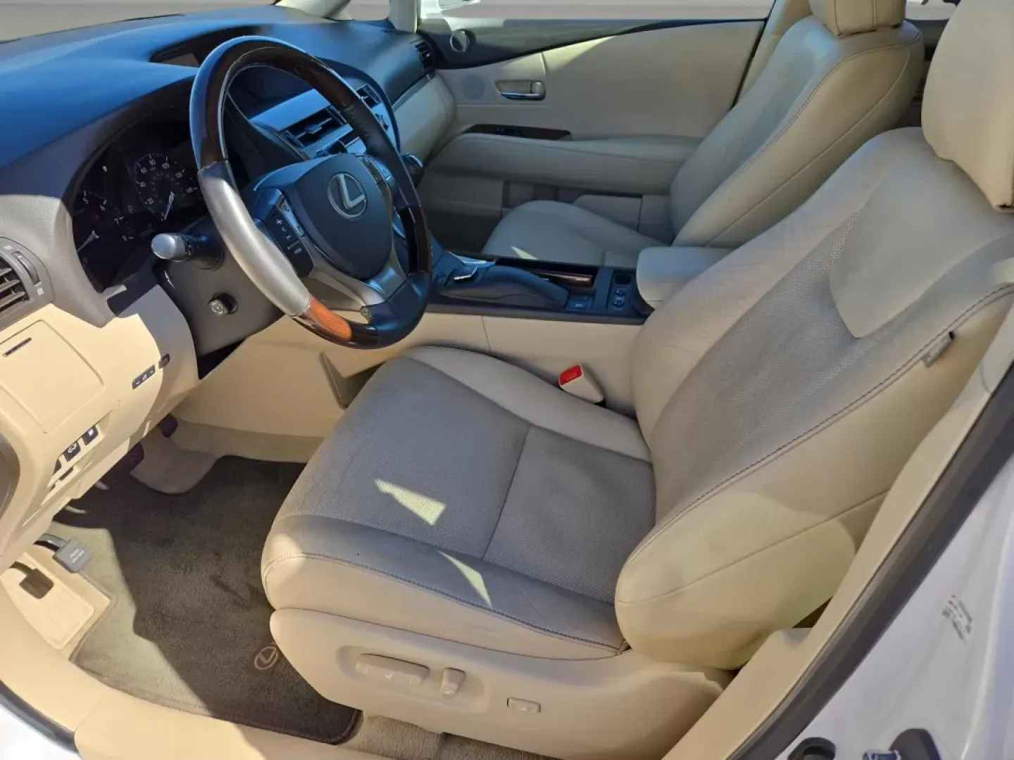 2013 Lexus RX 350 (2T2ZK1BA6DC) with an Other engine, located at 3959 U.S. 80 W, Phenix City, AL, 36870, (334) 297-4885, 32.469296, -85.135185 - Are you ready to elevate your driving experience? Whether you're commuting to work, running errands, or embarking on weekend adventures, the 2013 Lexus RX 350 is the perfect companion for your lifestyle. Offering a blend of luxury, comfort, and reliability, this SUV is designed to cater to growing f - Photo#11