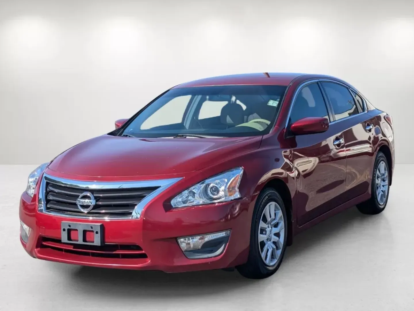 2013 /Beige Nissan Altima 2.5 S (1N4AL3AP2DC) with an Other engine, located at 1430 Gateway Drive, Opelika, AL, 36801, (334) 239-0944, 32.637871, -85.409790 - **Discover the Perfect Commuter Companion: 2013 Nissan Altima at Gils Auto - Phenix City** <br /> <br /> If you're in the market for a reliable and stylish sedan that makes daily commutes a breeze, look no further! The 2013 Nissan Altima, available at Gils Auto in Phenix City, AL, is the ideal choi - Photo#0